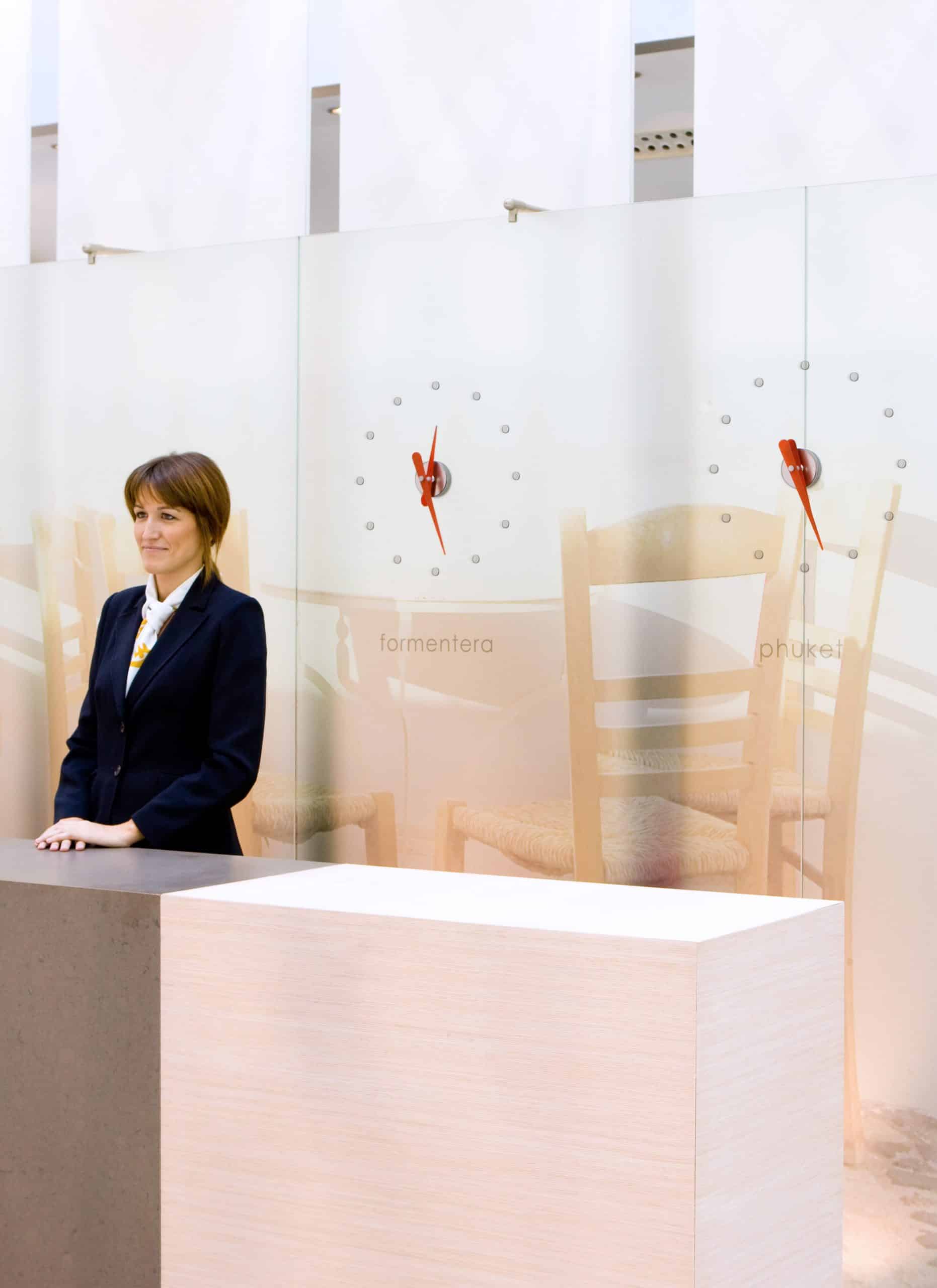 MINI RODON wall clock in chrome with white finish