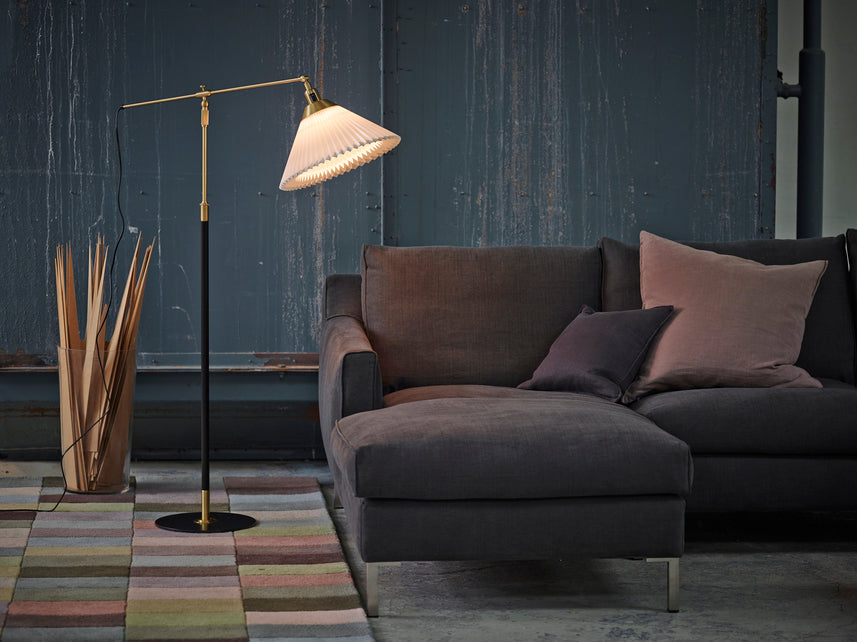 Lampa podłogowa MODEL 349 biały z czarno-złotą podstawą