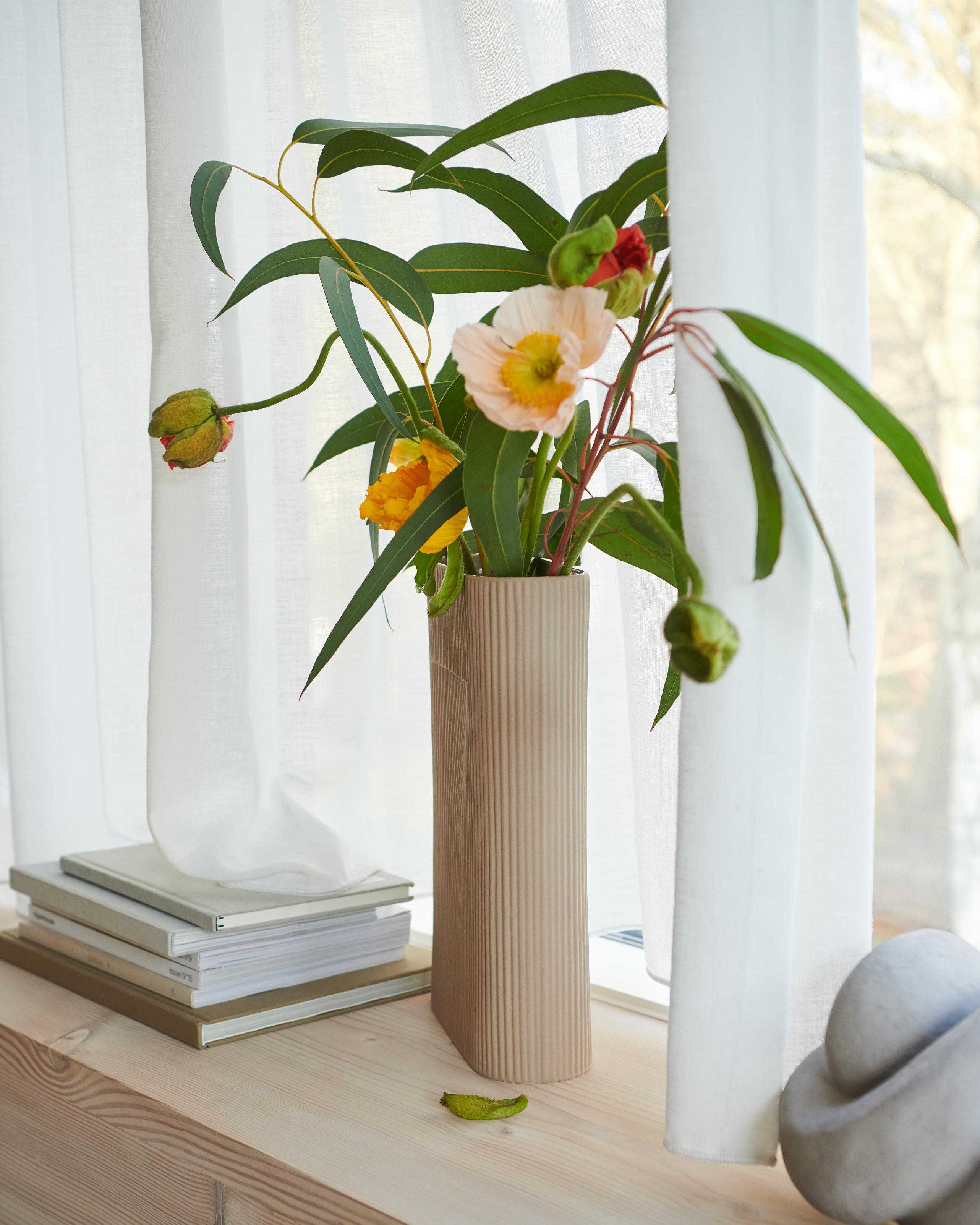 RIDGE beige ceramic vase