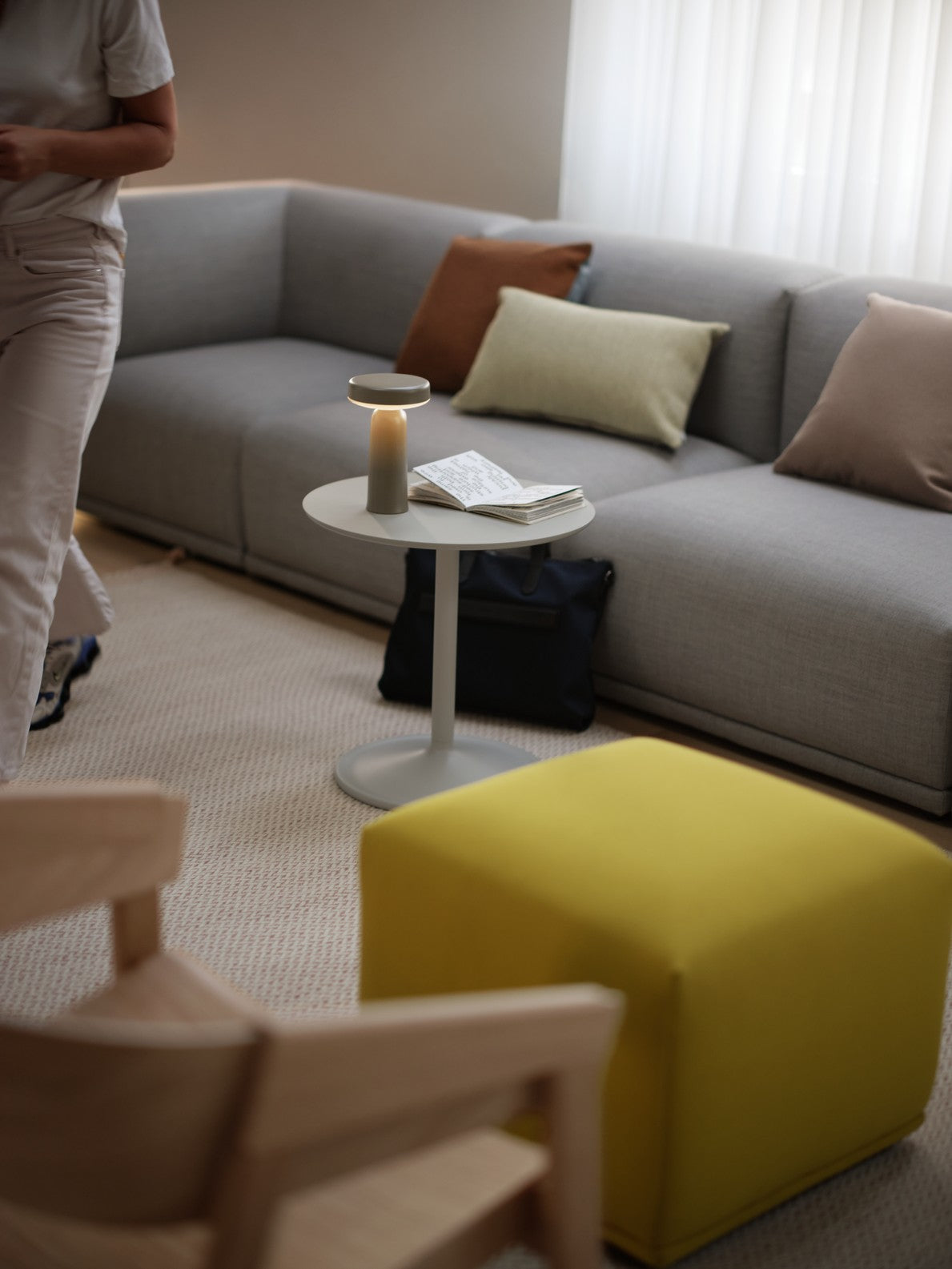 Portable outdoor lamp EASE taupe