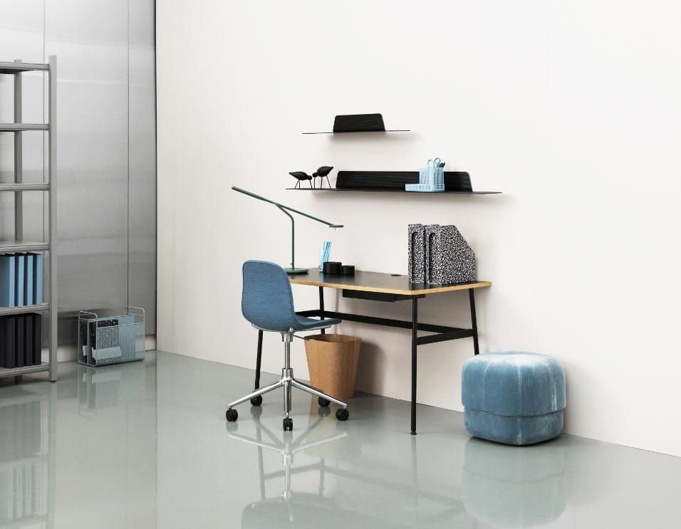 Office Chair mit 5W gepolsterten Formularen mit einer Aluminiumbasis auf Rädern