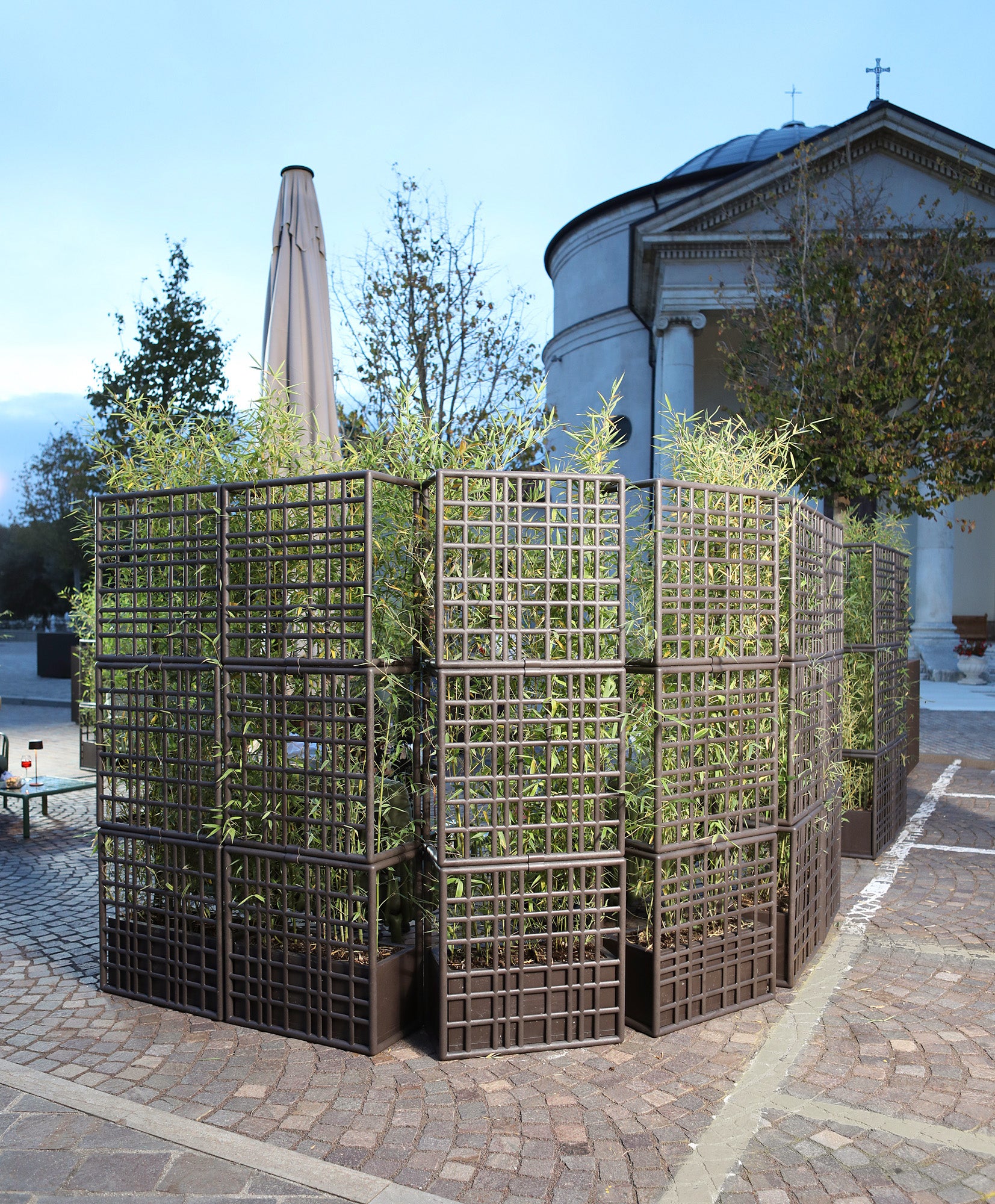 System modułowy zewnętrzny z donicą SIPARIO ziemisty brązowy