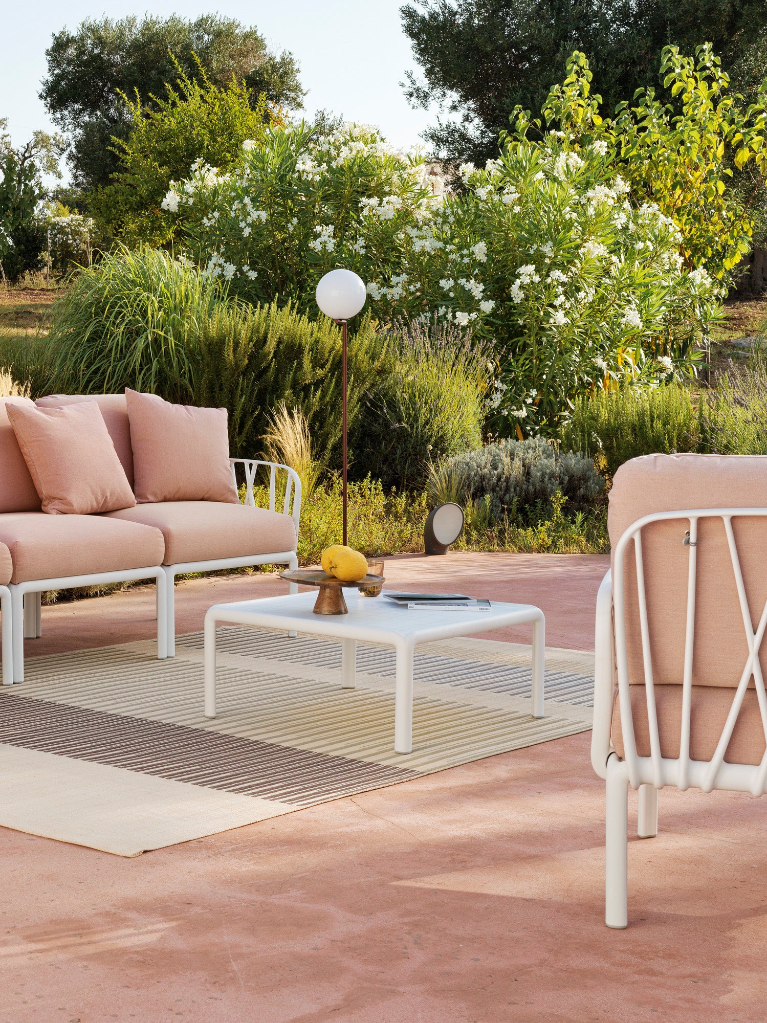 Outdoor Armchair KOMODO Pink with Green Agave Base