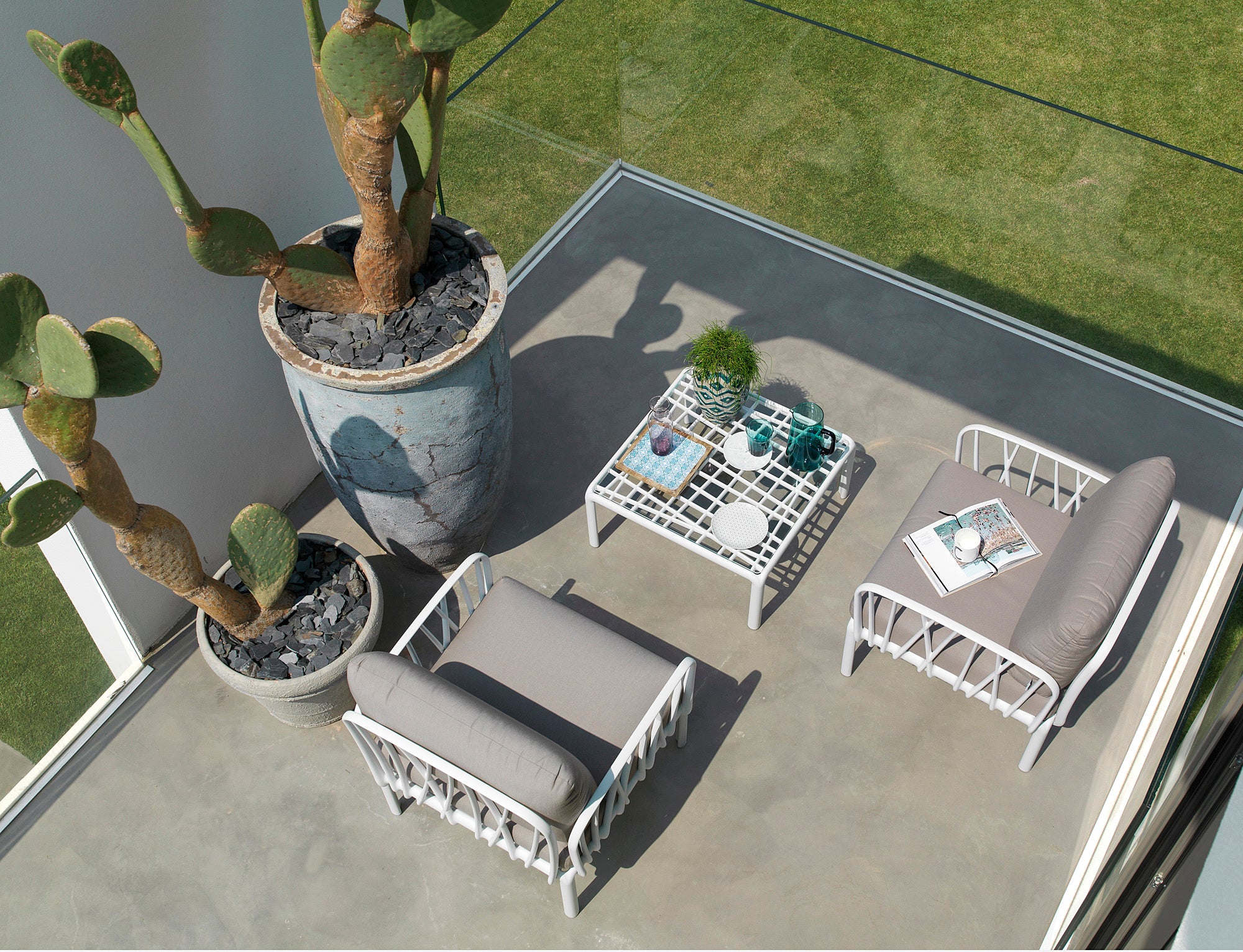 Outdoor Armchair KOMODO – TECH PANAMA beige with green agave base