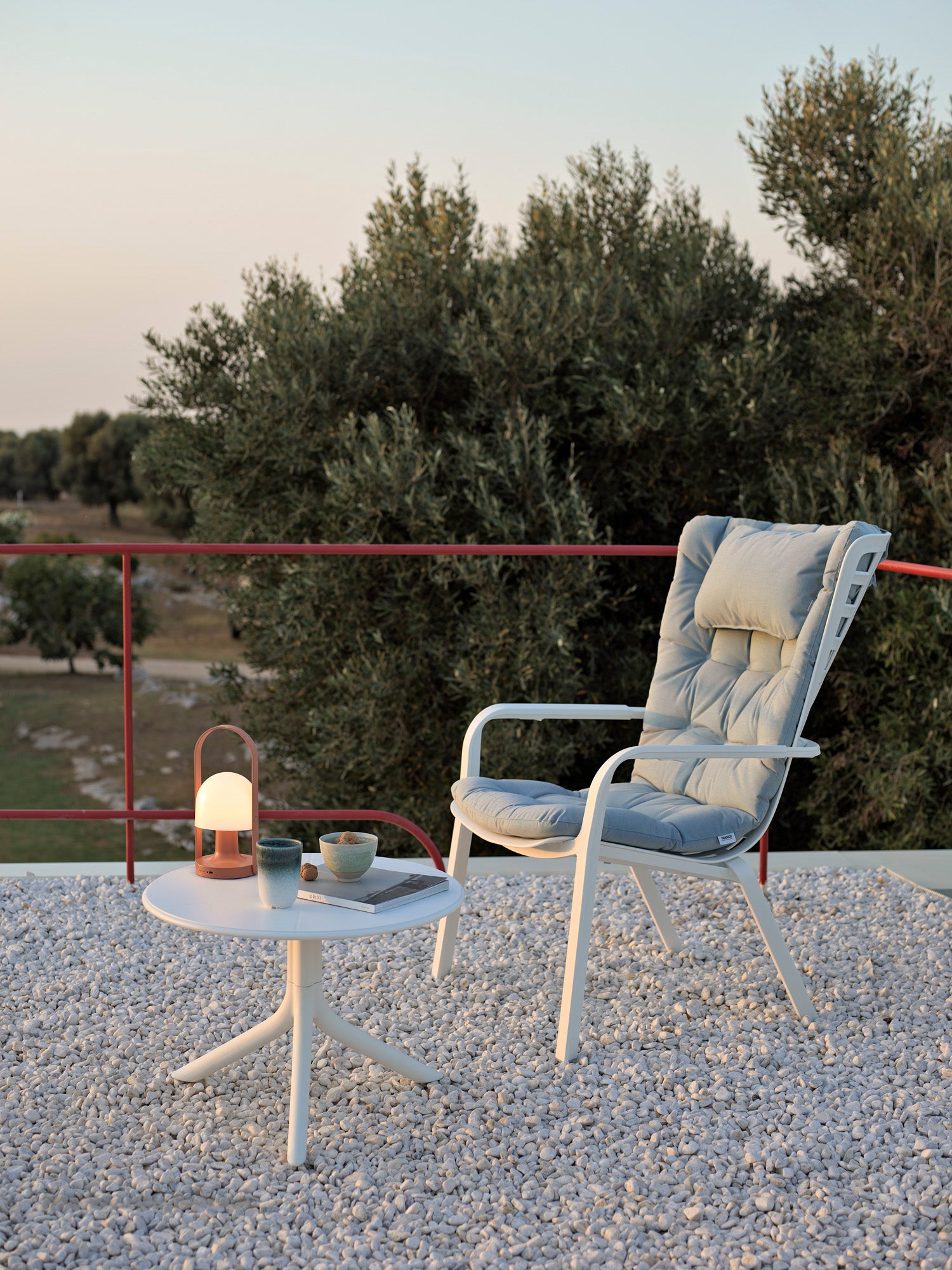 Round outdoor table with height adjustment SPRITZ taupe