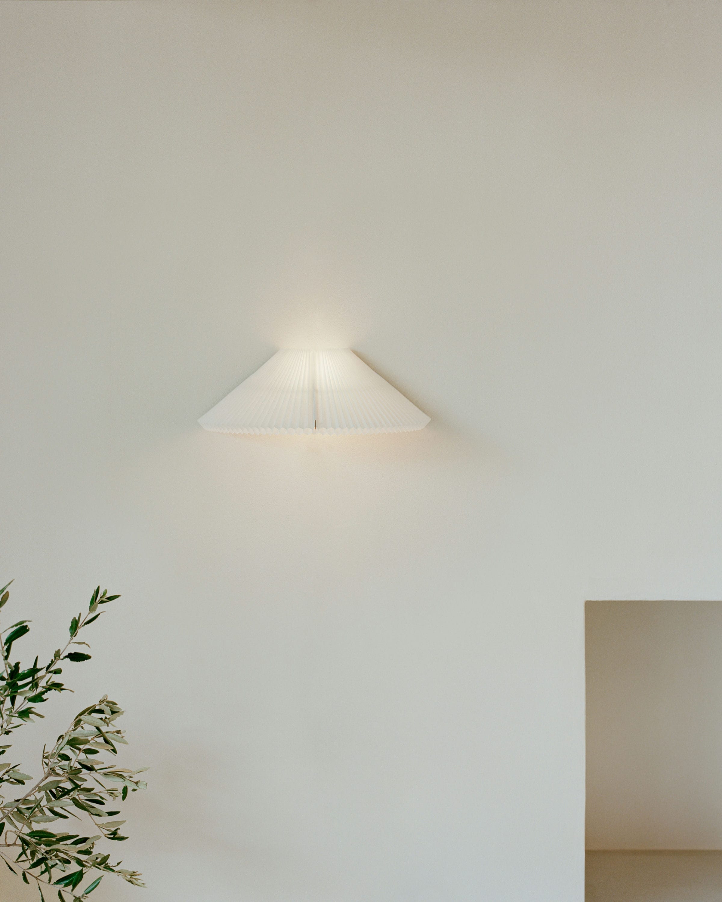 Lampa ścienna NEBRA biały