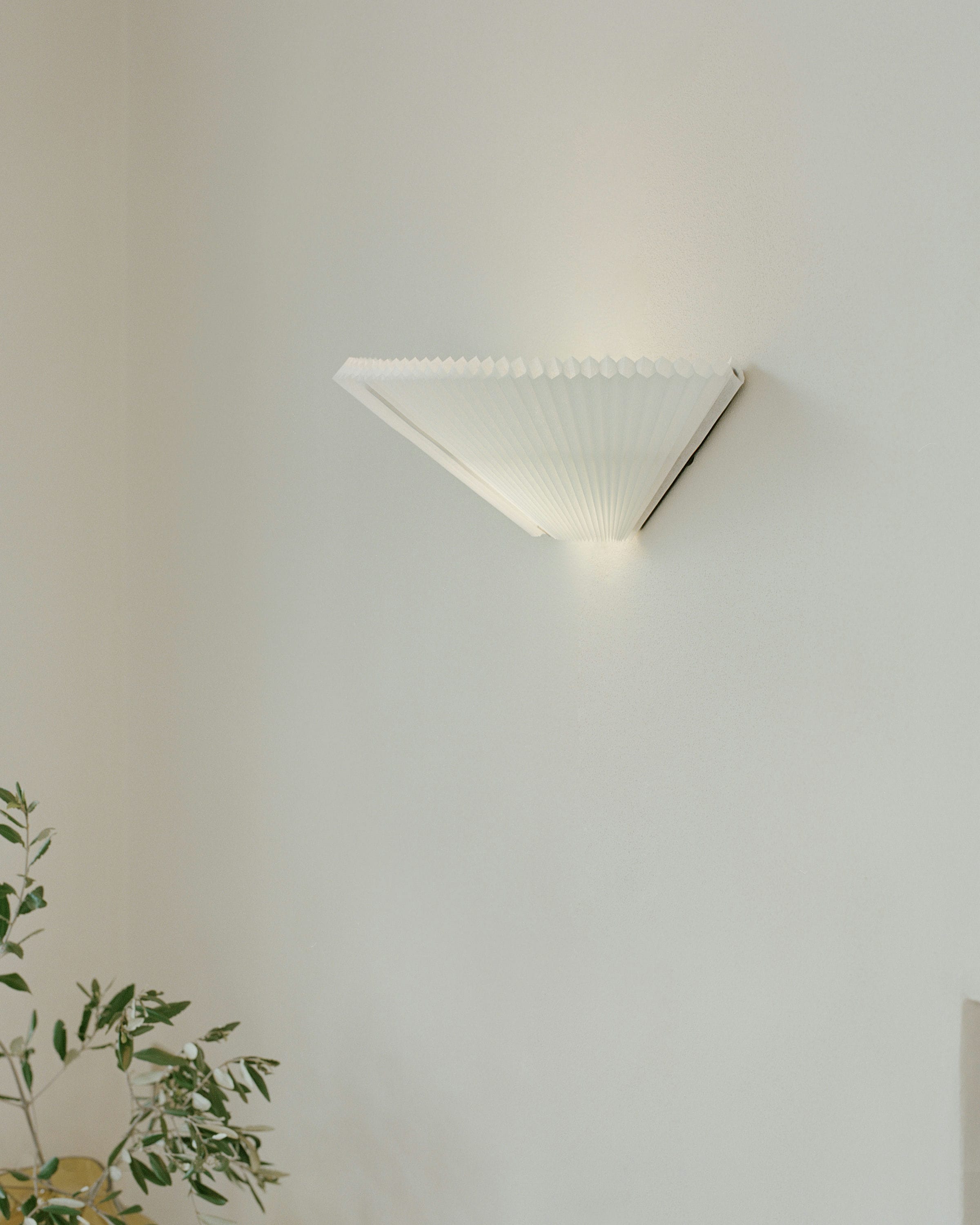 Lampa ścienna NEBRA biały
