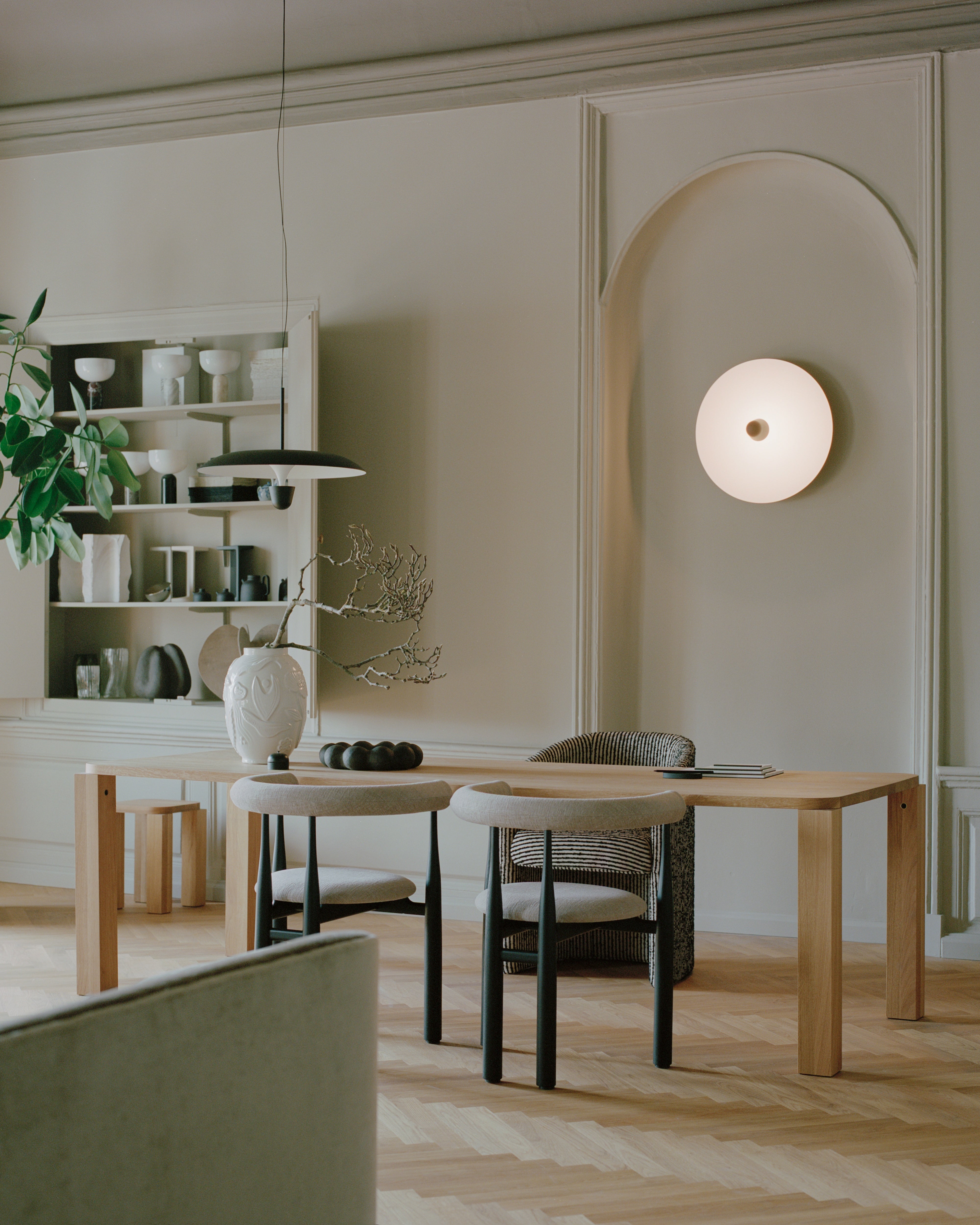 Lampa ścienna KANTARELL biały z niklowanym wykończeniem