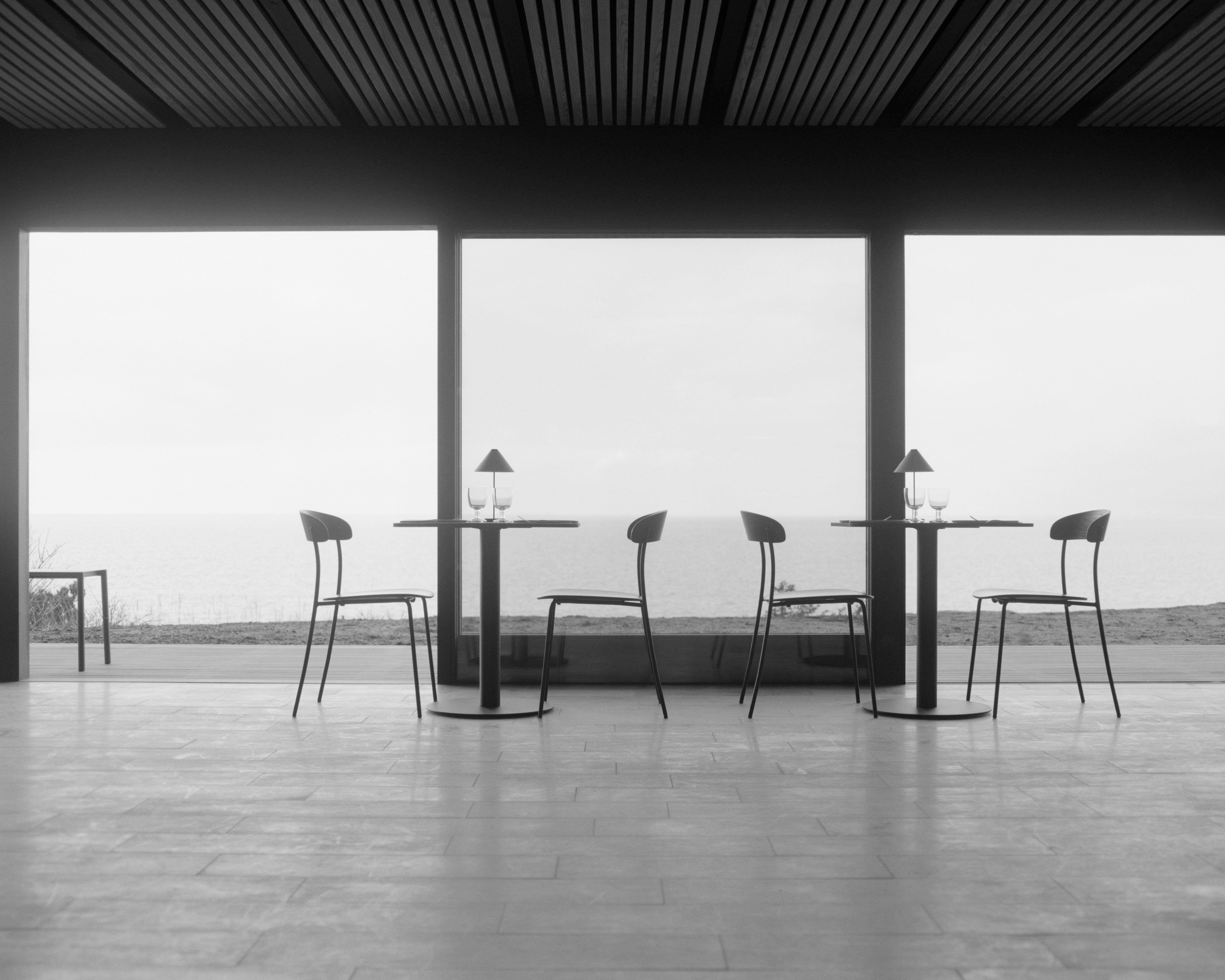 Stolik barowy FLORENCE szary marmur z czarną podstawą