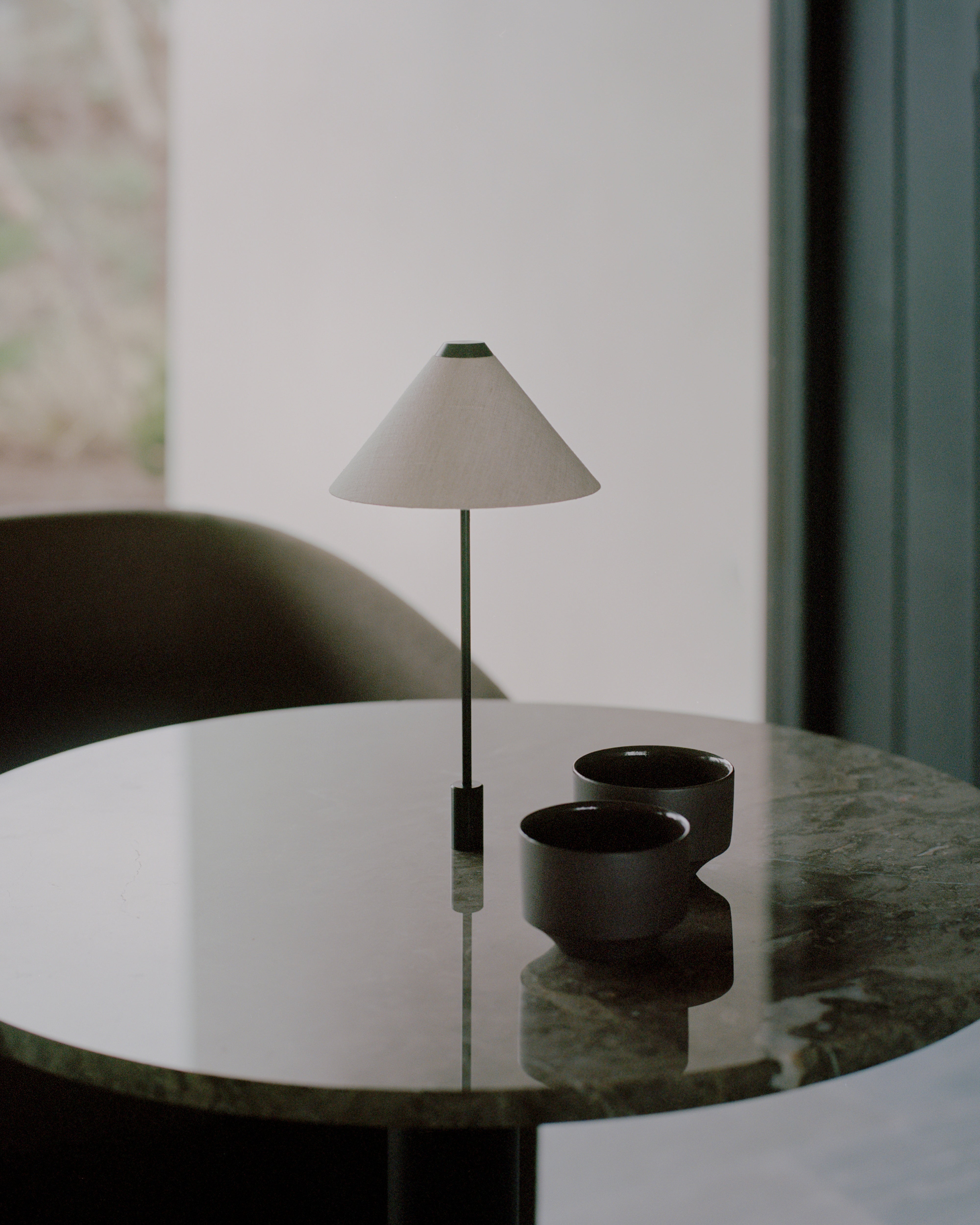 Portable lamp BROLLY IN linen with black base