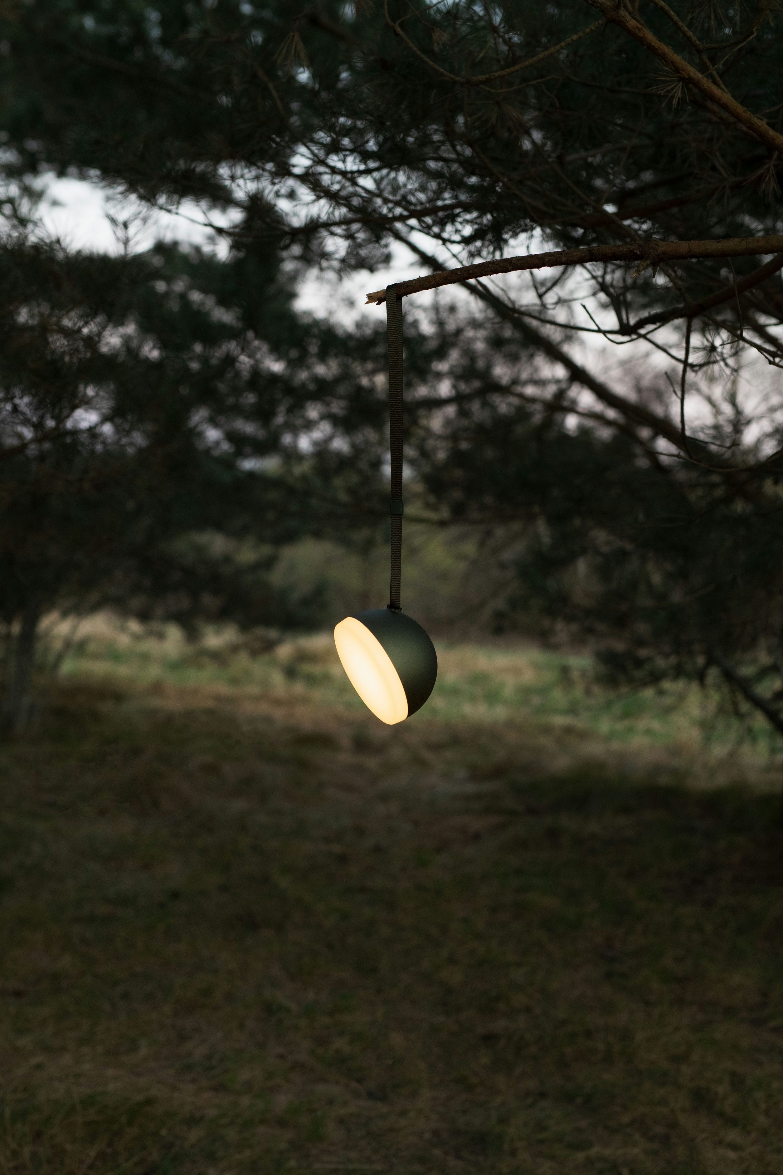 Lampa przenośna SPHERE ADVENTUR LIGHT ciemnozielony