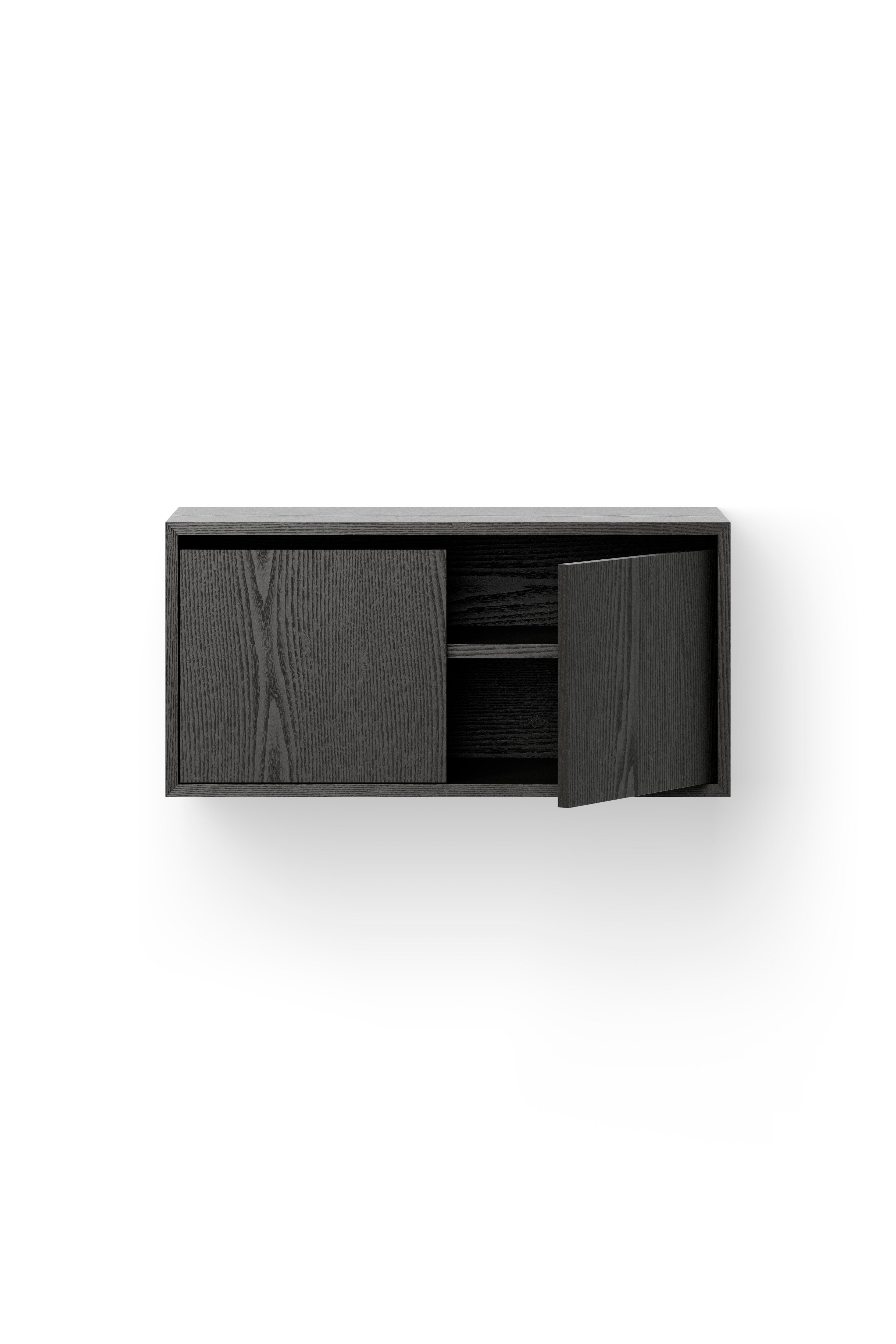 Hängeschrank mit neuen Arbeitstür schwarzen Aschefurnier