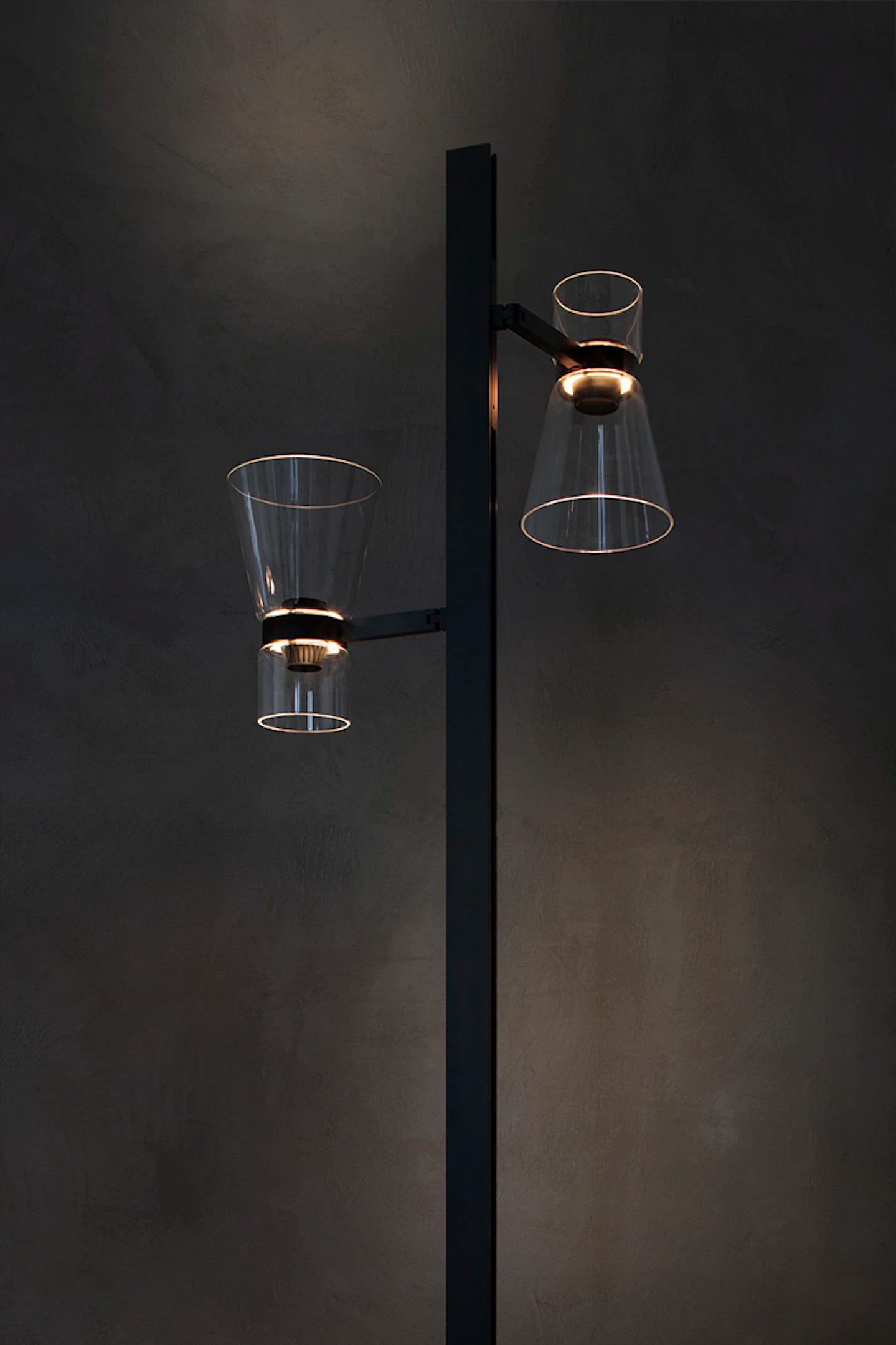 Lampa podłogowa dwupunktowa NOCTURNE F2 CONE srebrny