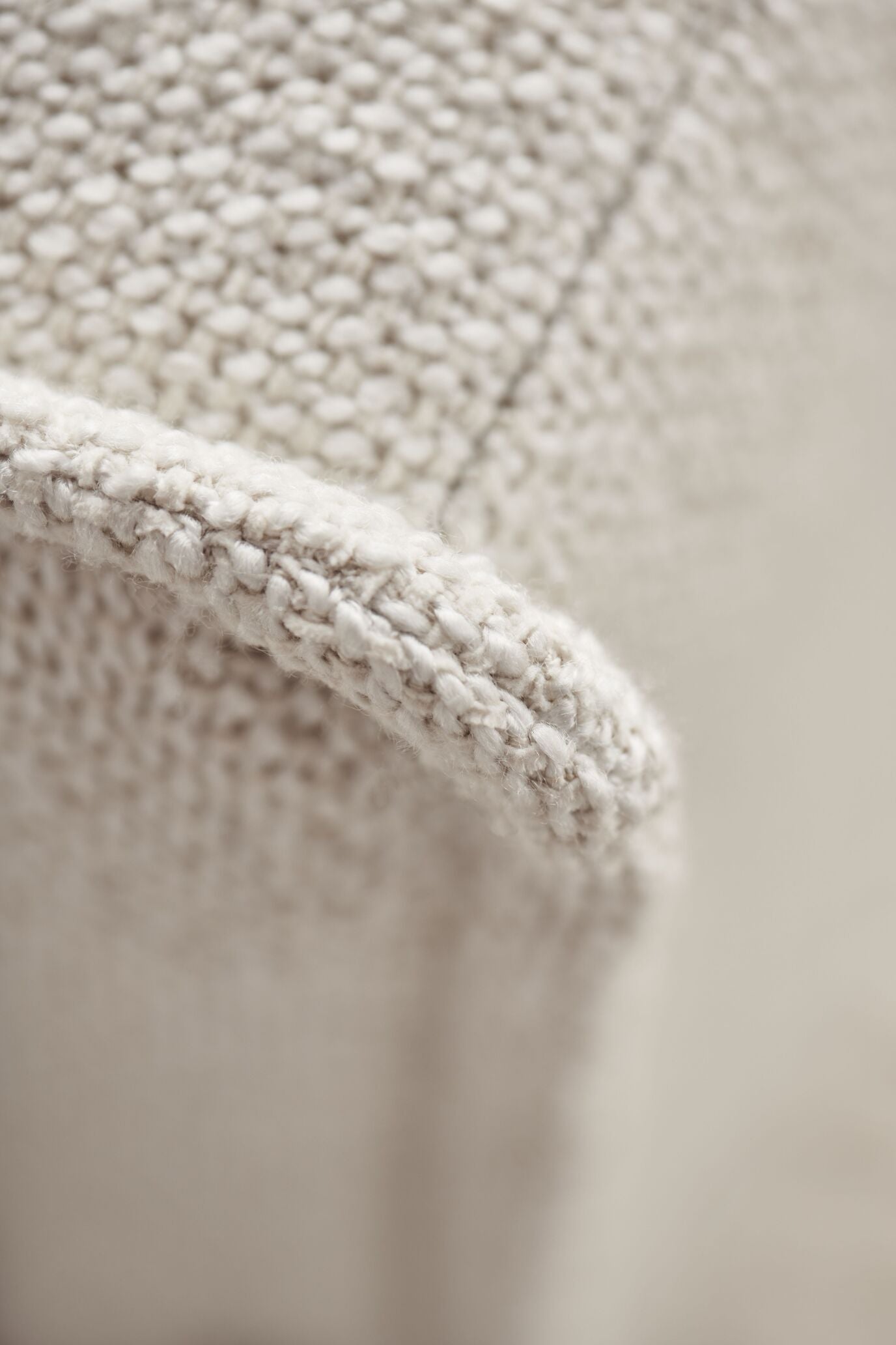Sofa 2-modułowa tapicerowana NOORA czarna podstawa