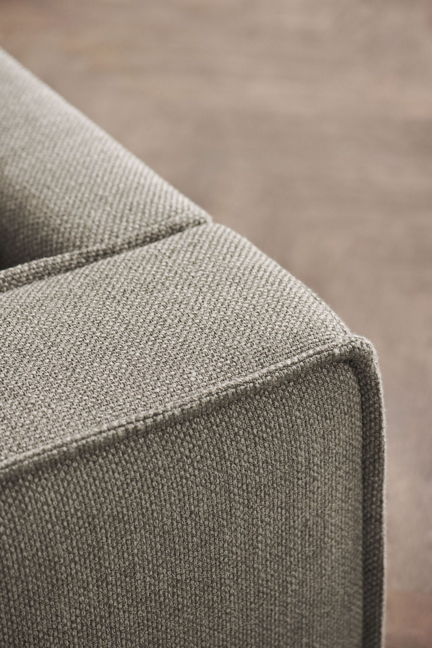 Sofa 2-modułowa tapicerowana NOORA czarna podstawa
