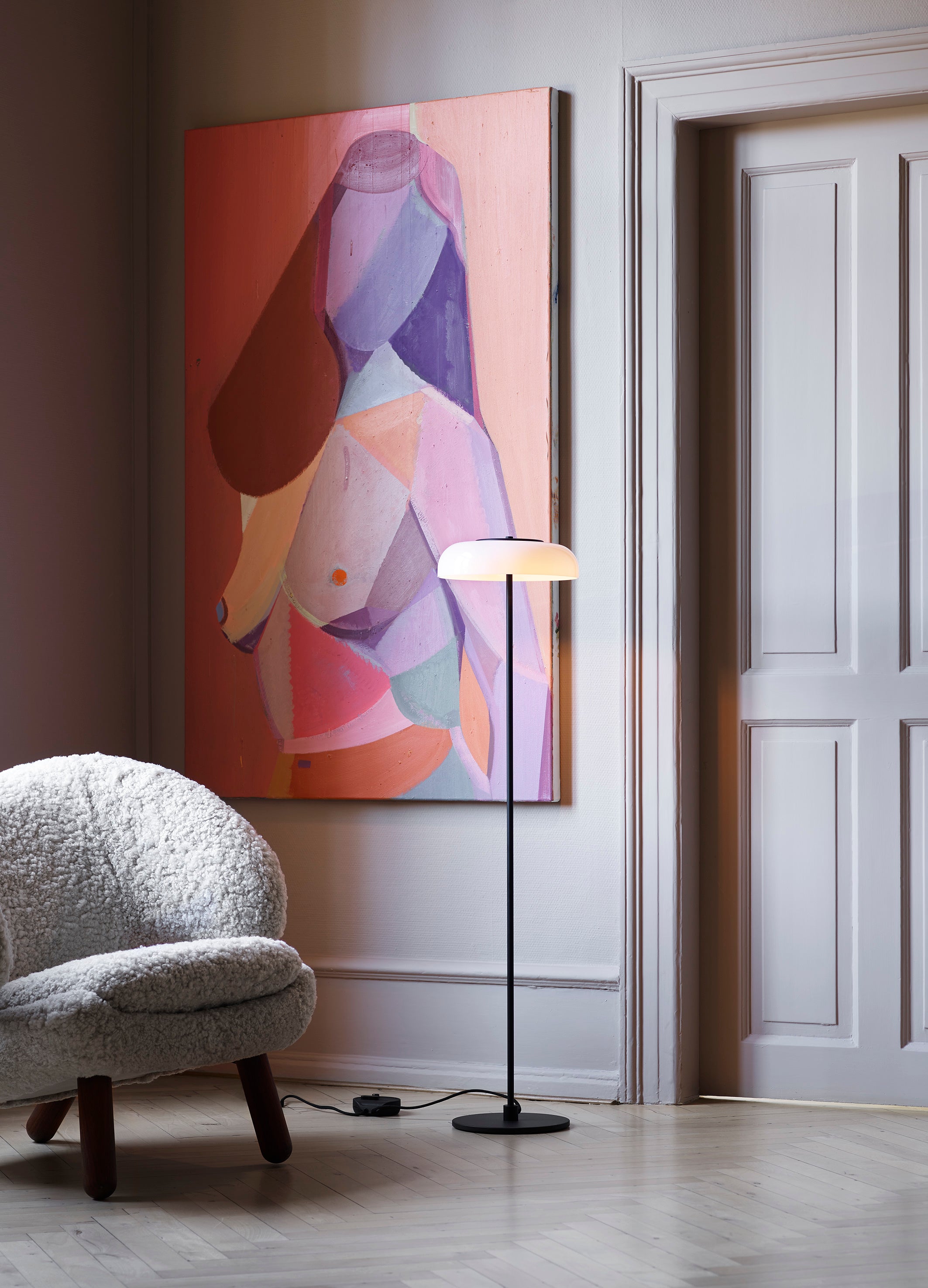 Lampa podłogowa BLOSSI czarny z opalowym szkłem