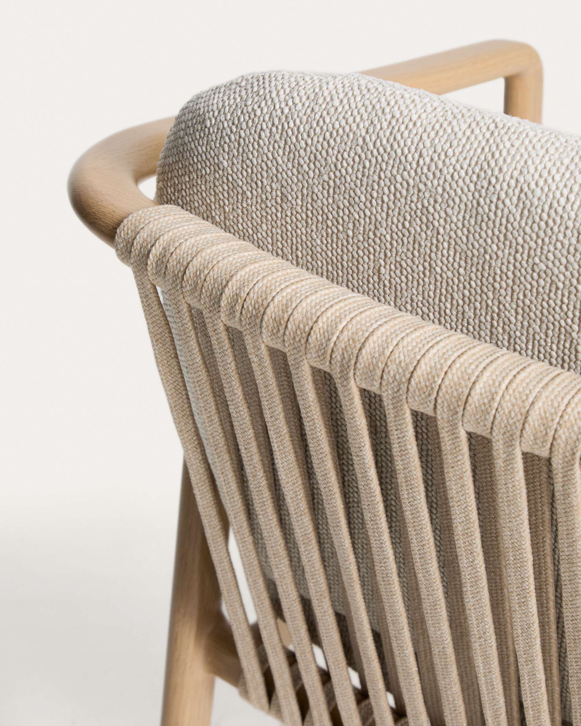 SIRTE ecru garden chair with a wood-like finish