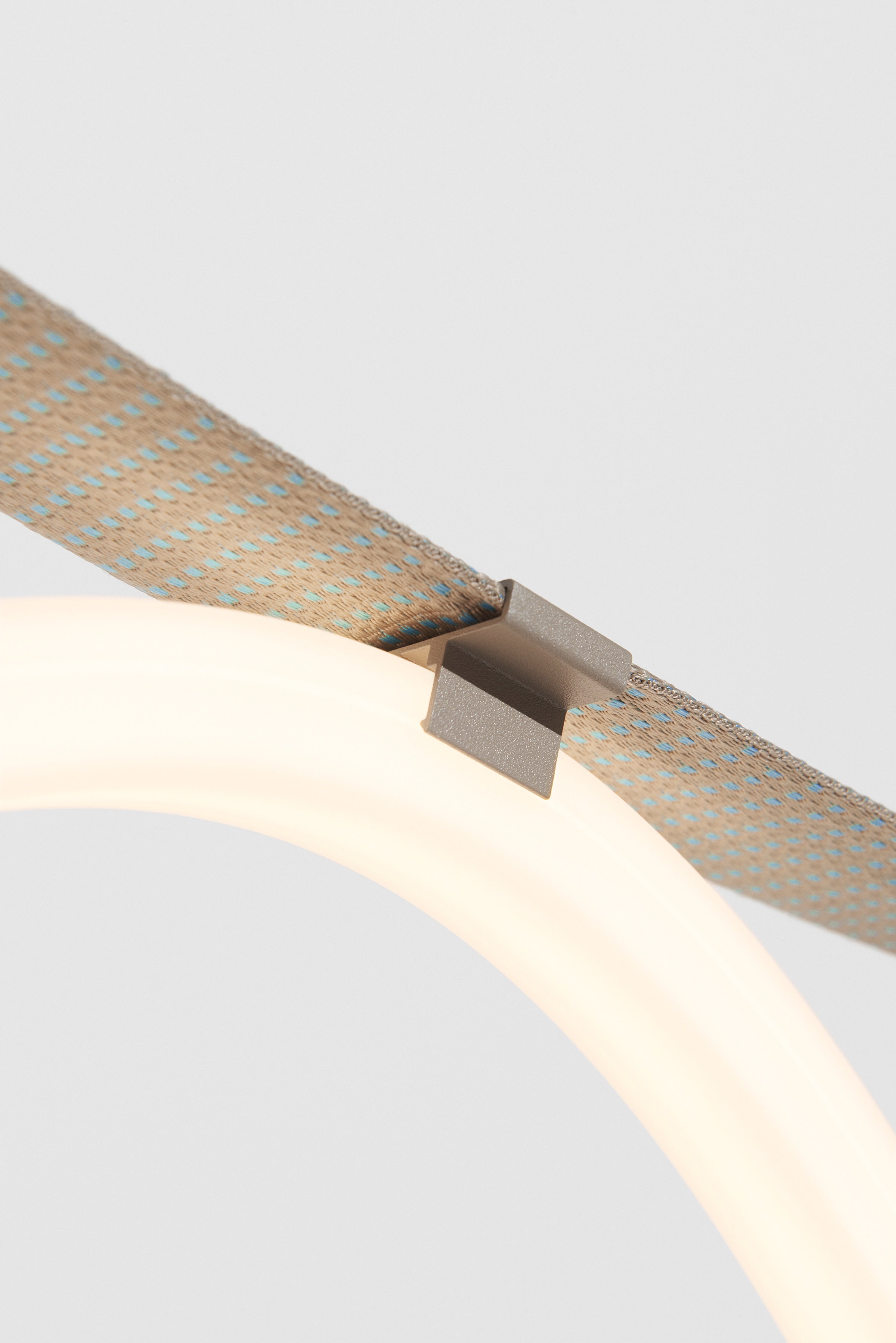Lampa wisząca SPLINE beżowy z niebieskim