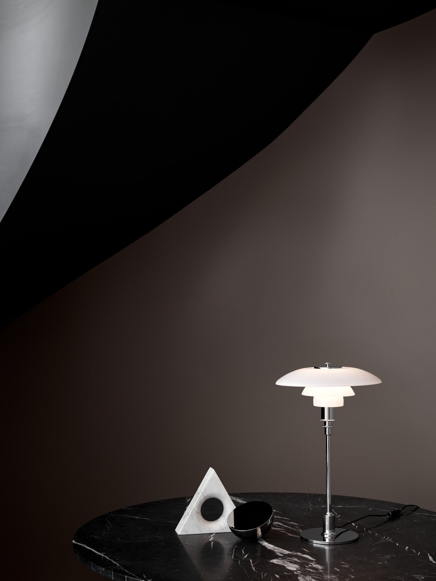 Lampa stołowa PH 2/1 biały z chromowaną podstawą