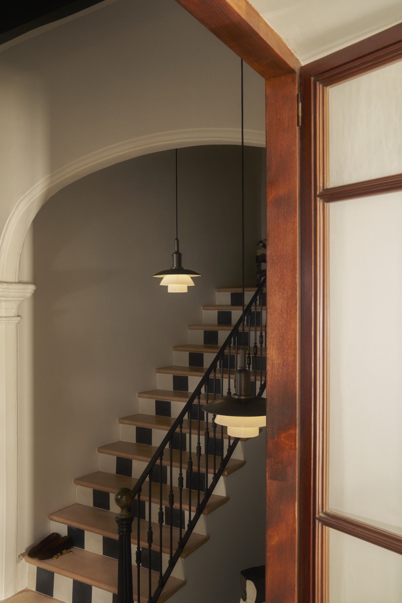 Lampa wisząca PH 3/3 biały z czarnym matowym wykończeniem