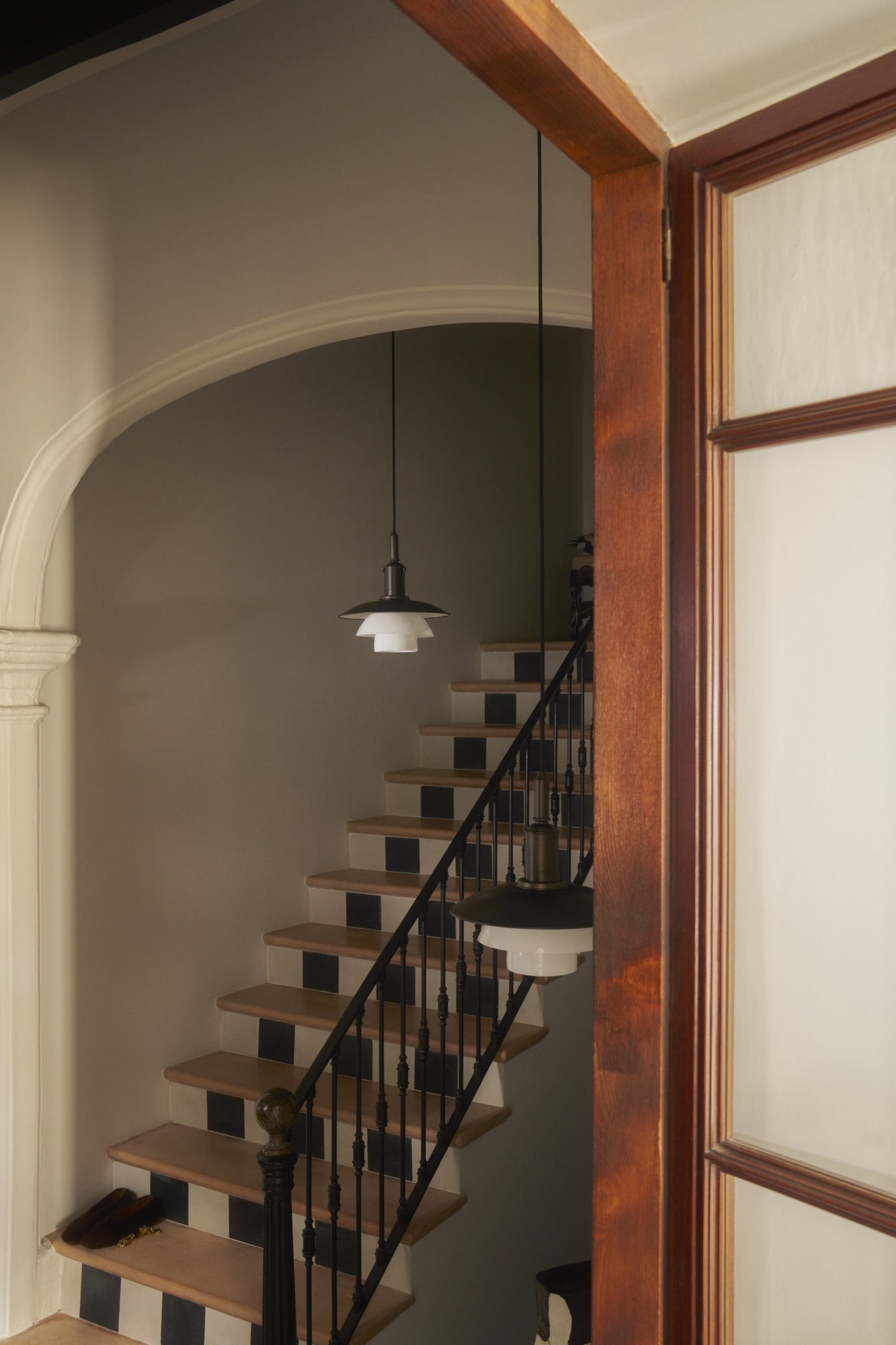 Lampa wisząca PH 3/3 biały z czarnym matowym wykończeniem