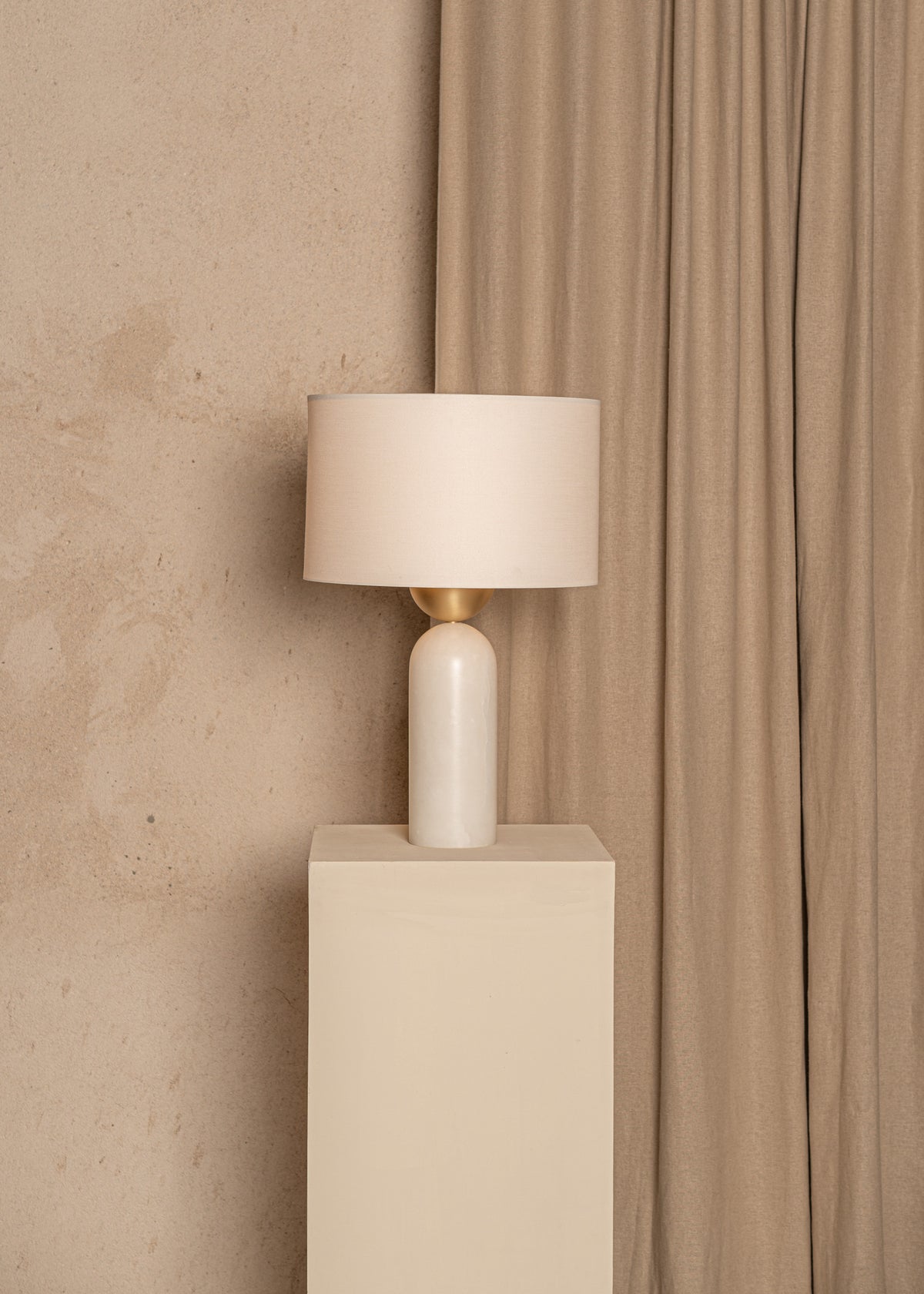 Lampa stołowa PEONA biały alabaster