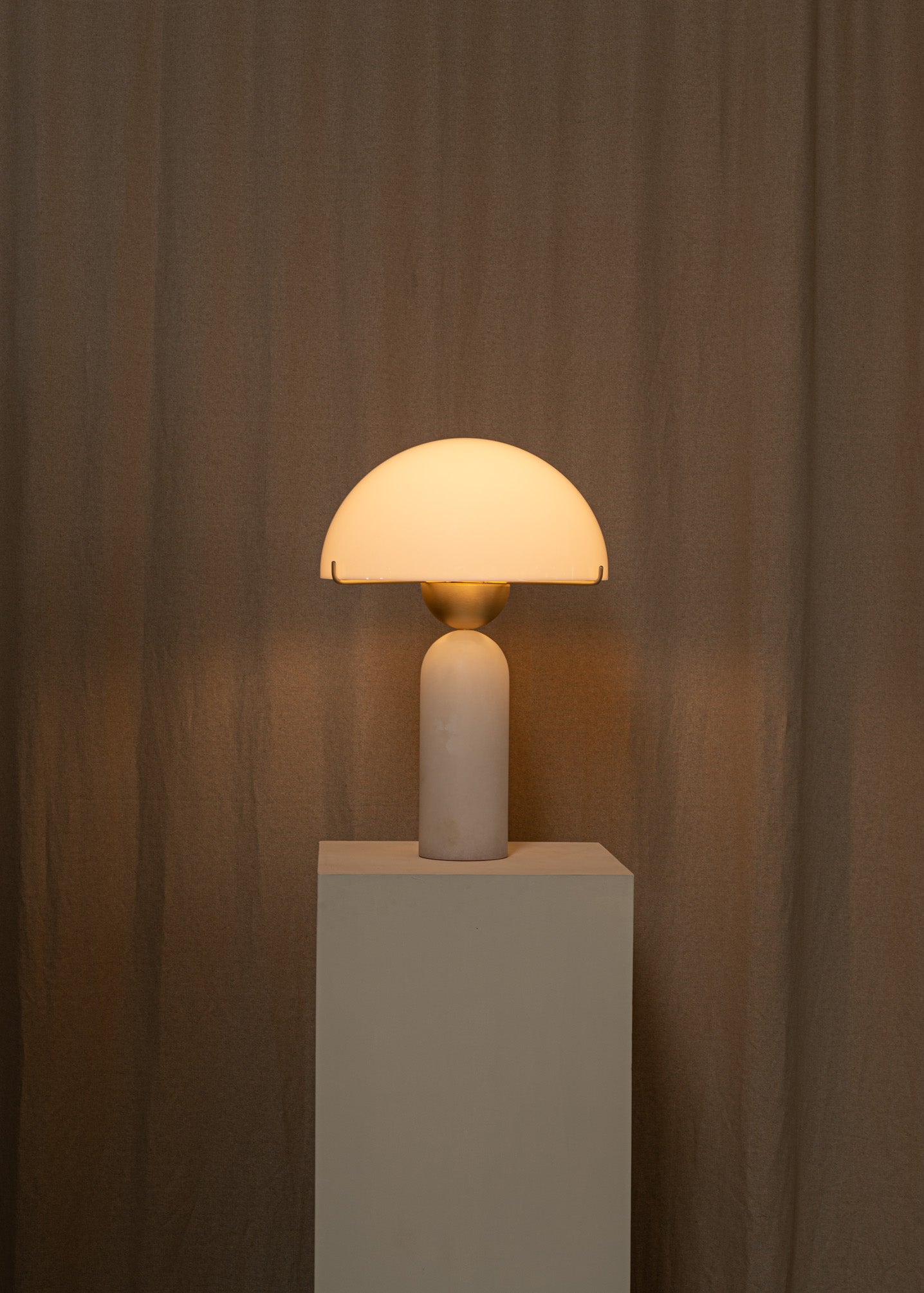 Lampa stołowa PEONO biały alabaster