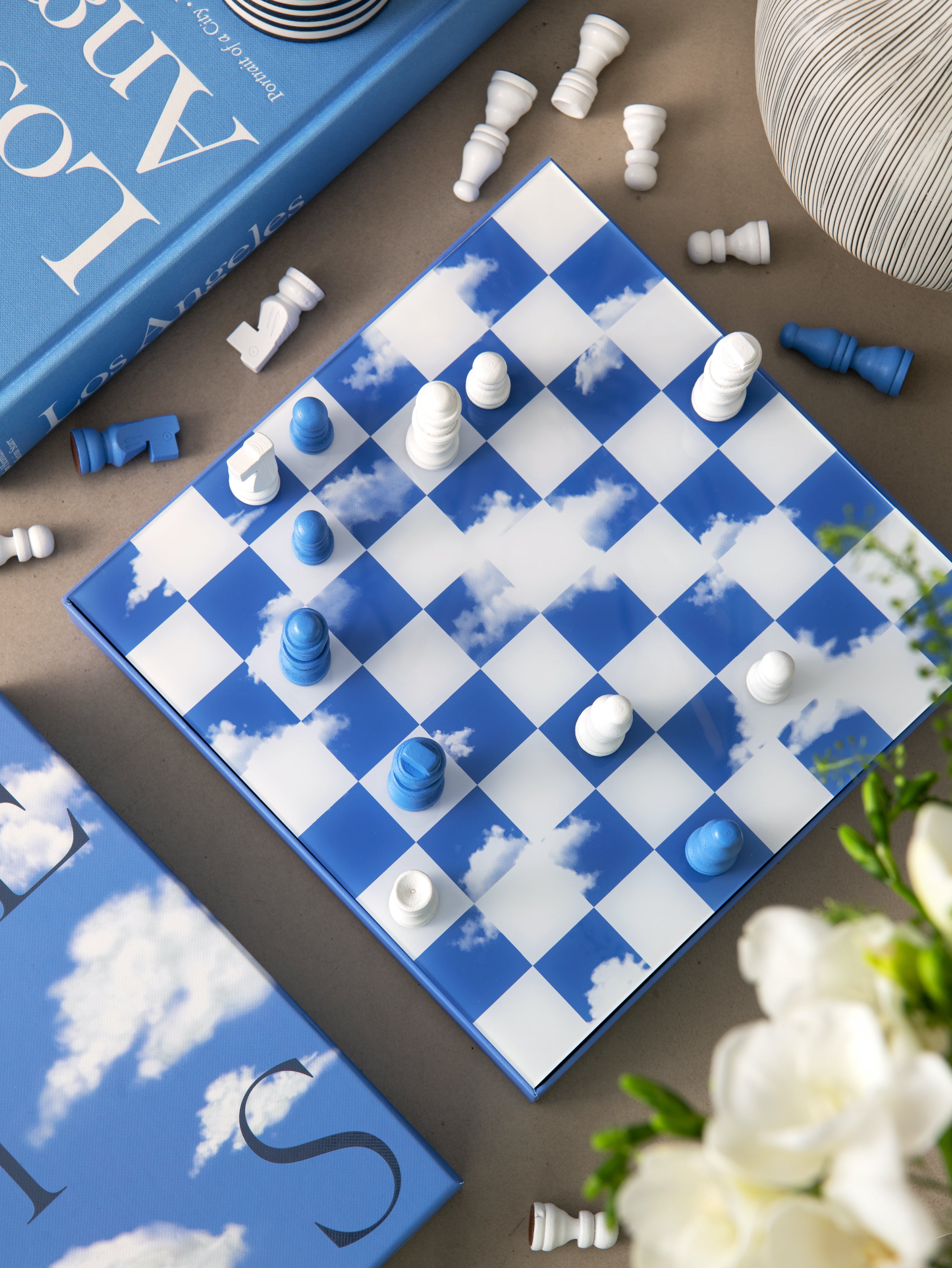 CHESS CLOUDS Blue and White Chess Set