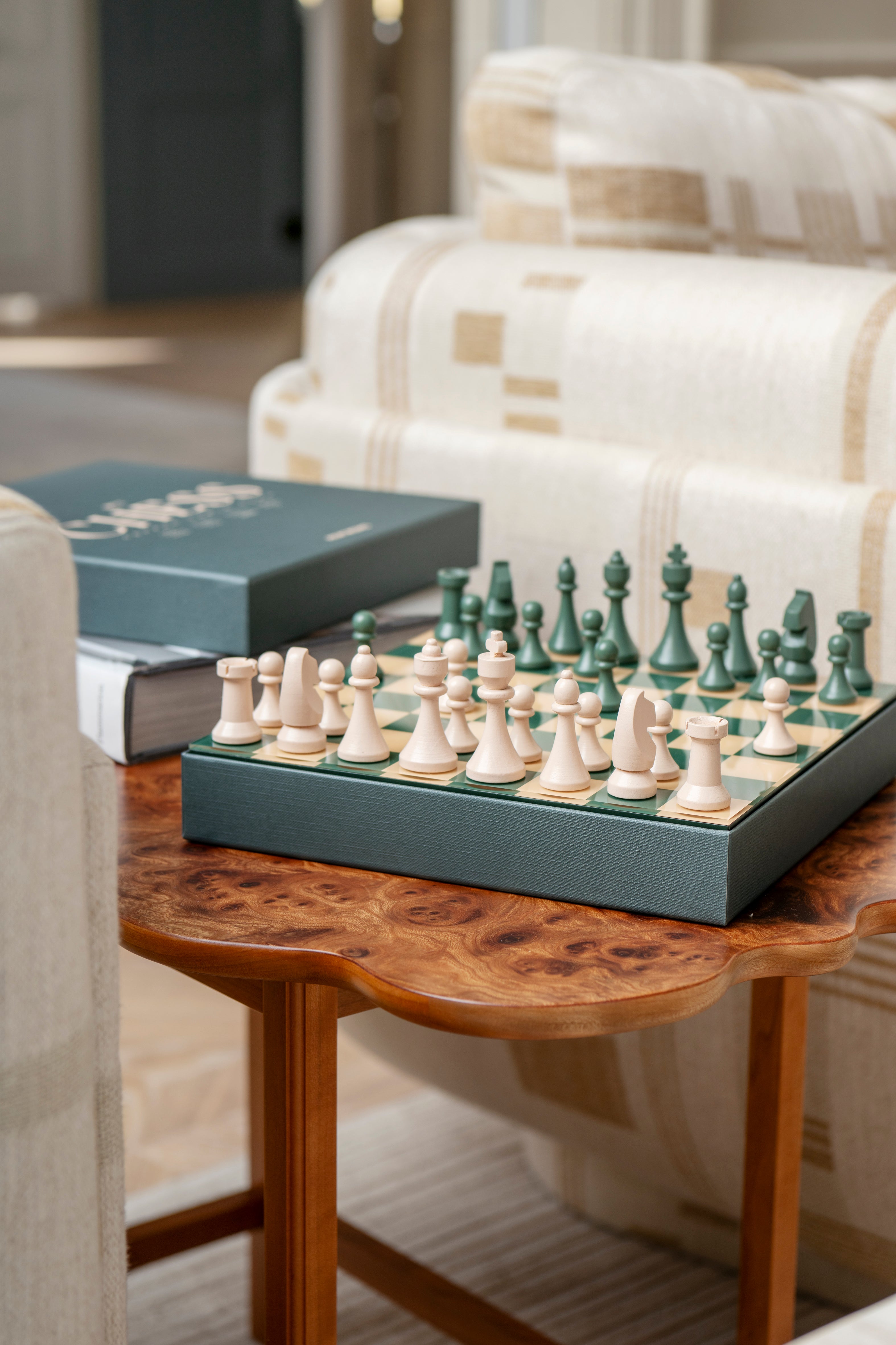CHESS CLASSIC Green Chess Set