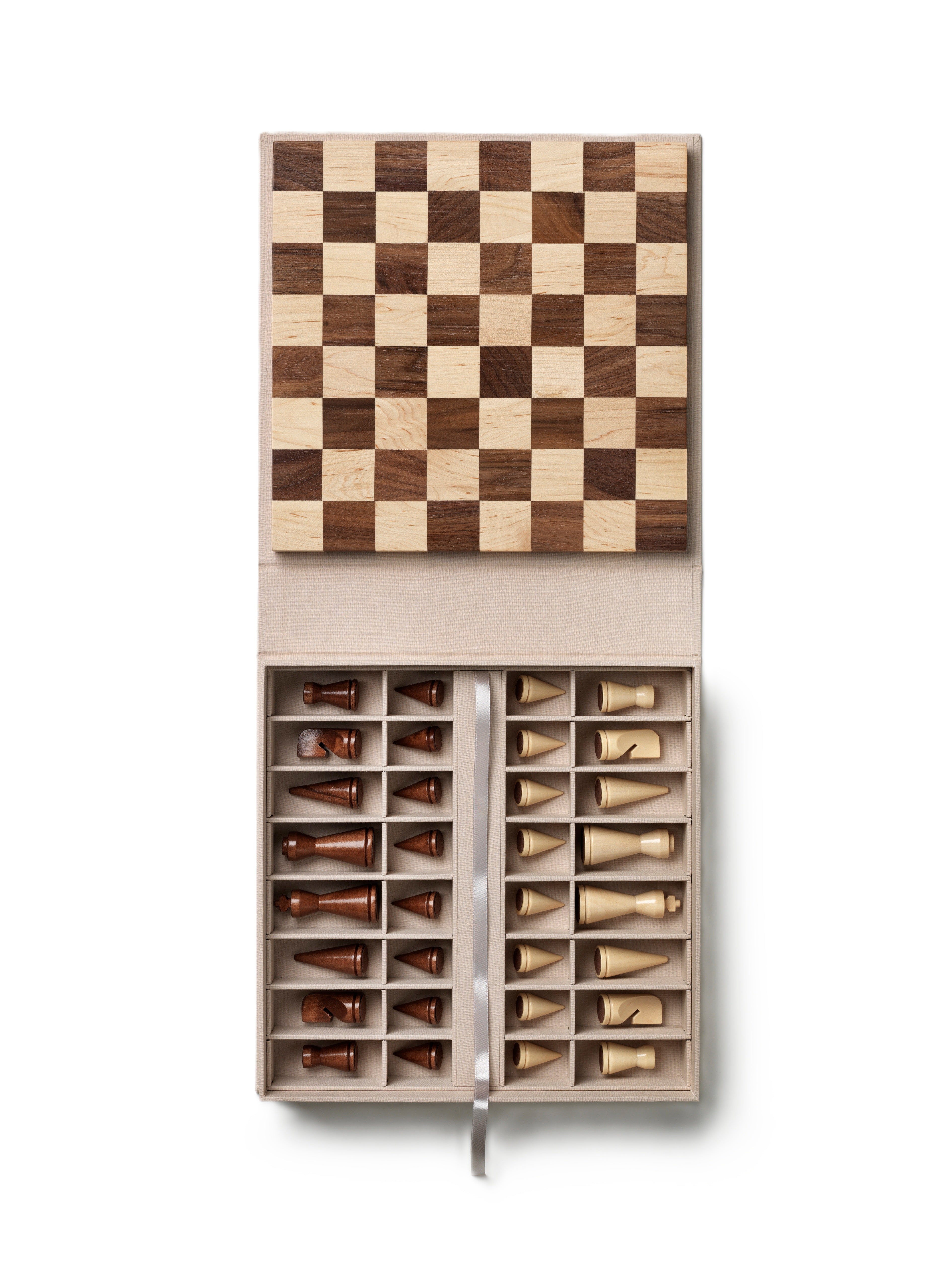 MINIMALIST CHESS Set in Wood