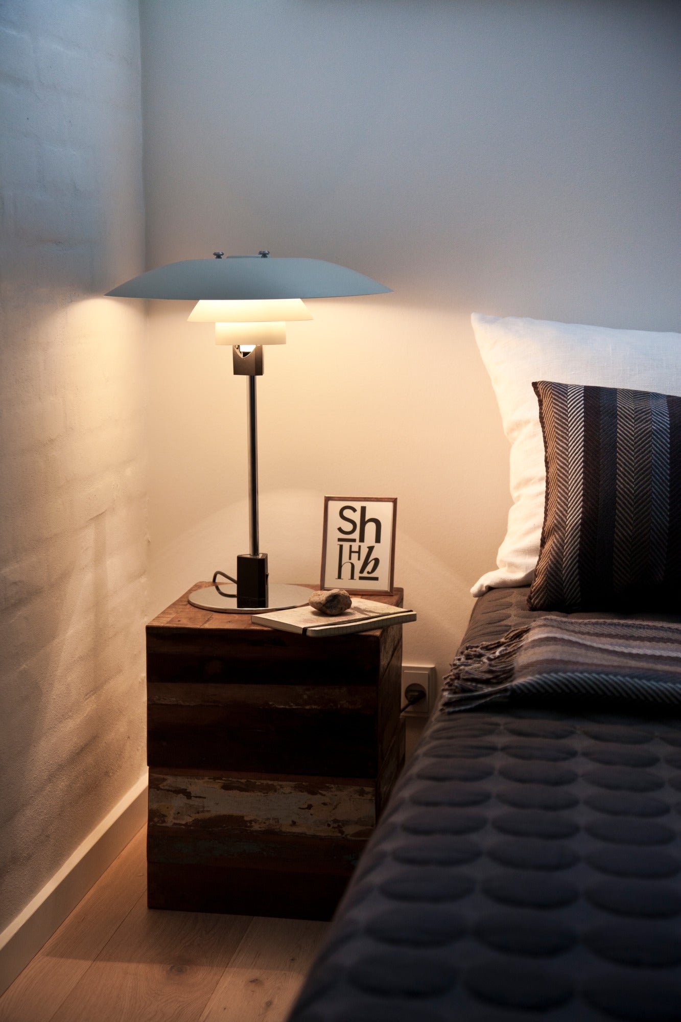 Lampa stołowa PH 4/3 biały z chromowaną podstawą