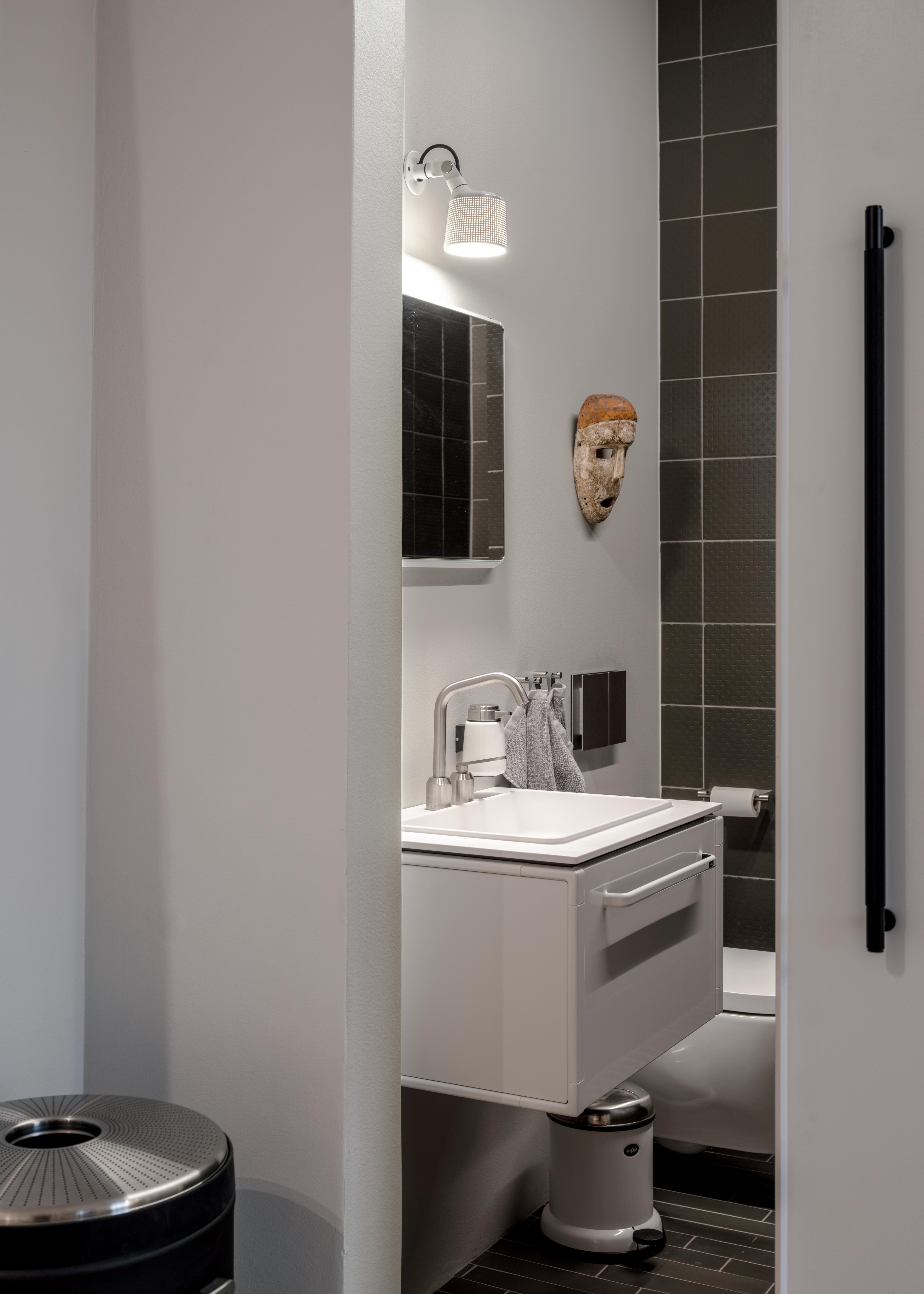 Lustro łazienkowe VIPP biała aluminiowa rama