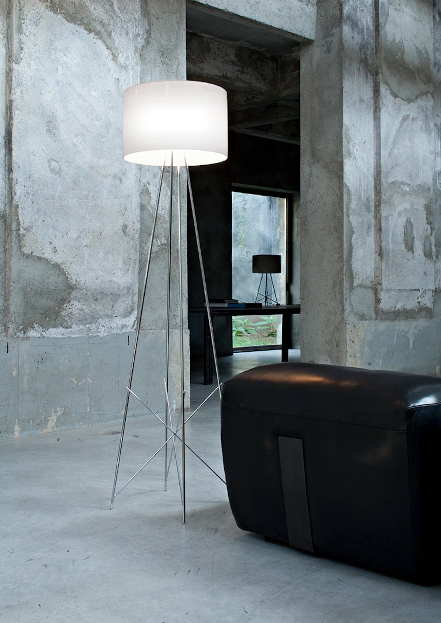 Lampa podłogowa RAY szkło z metalową podstawą