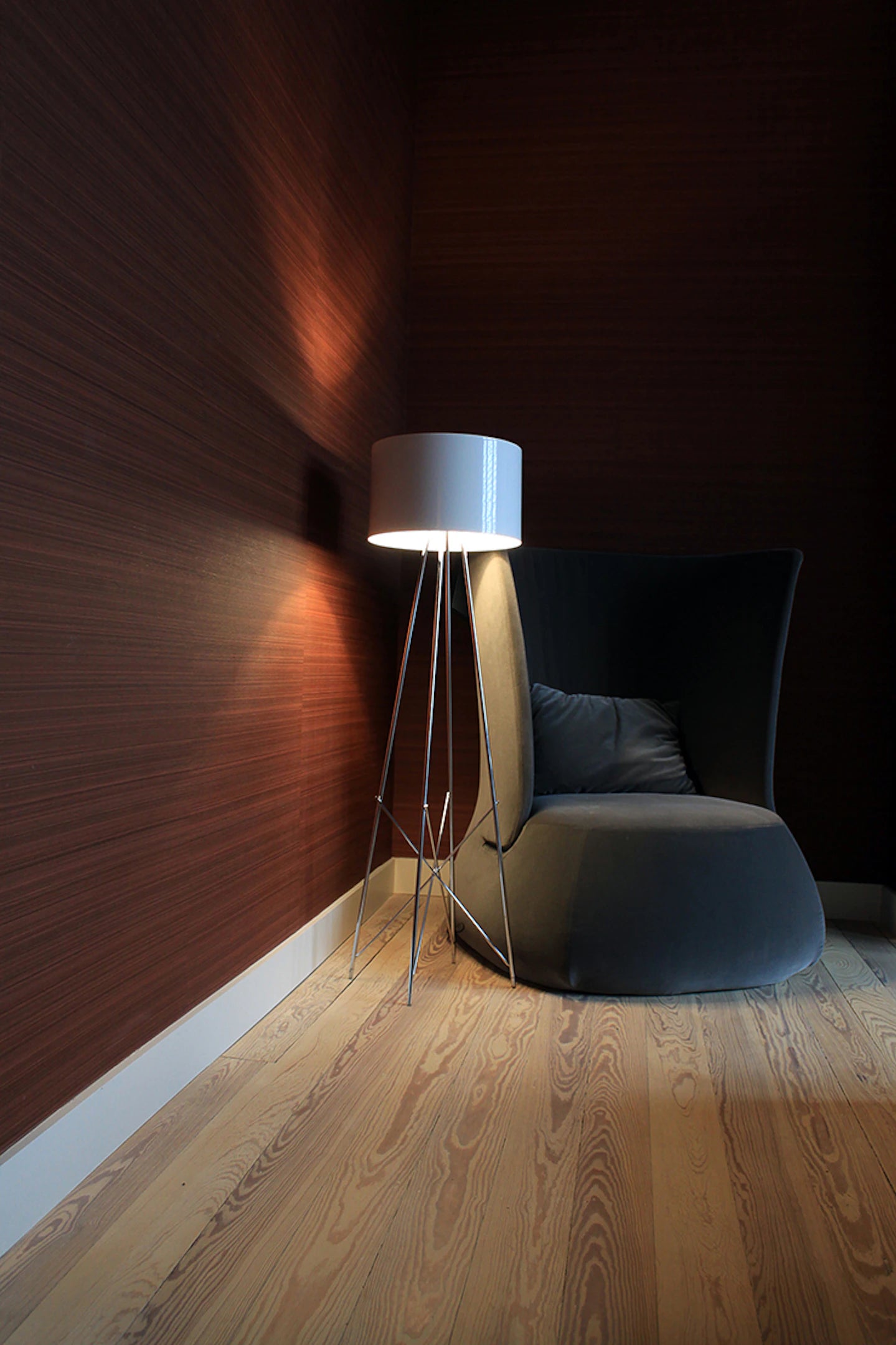 Lampa podłogowa RAY szkło z metalową podstawą