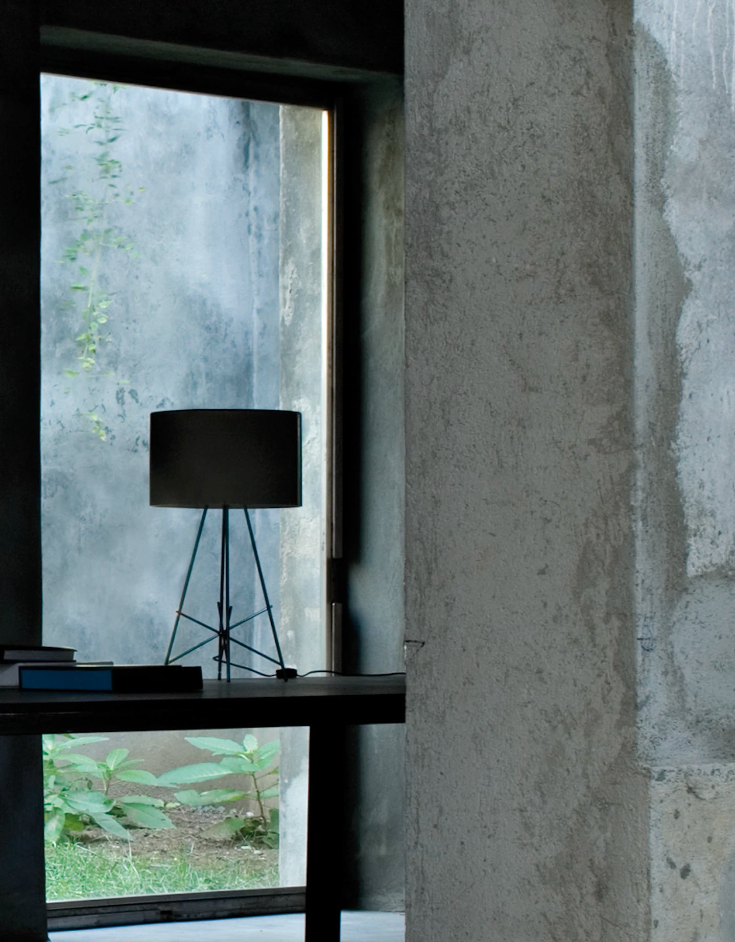 Tischlampe RAY schwarz mit Metallbasis