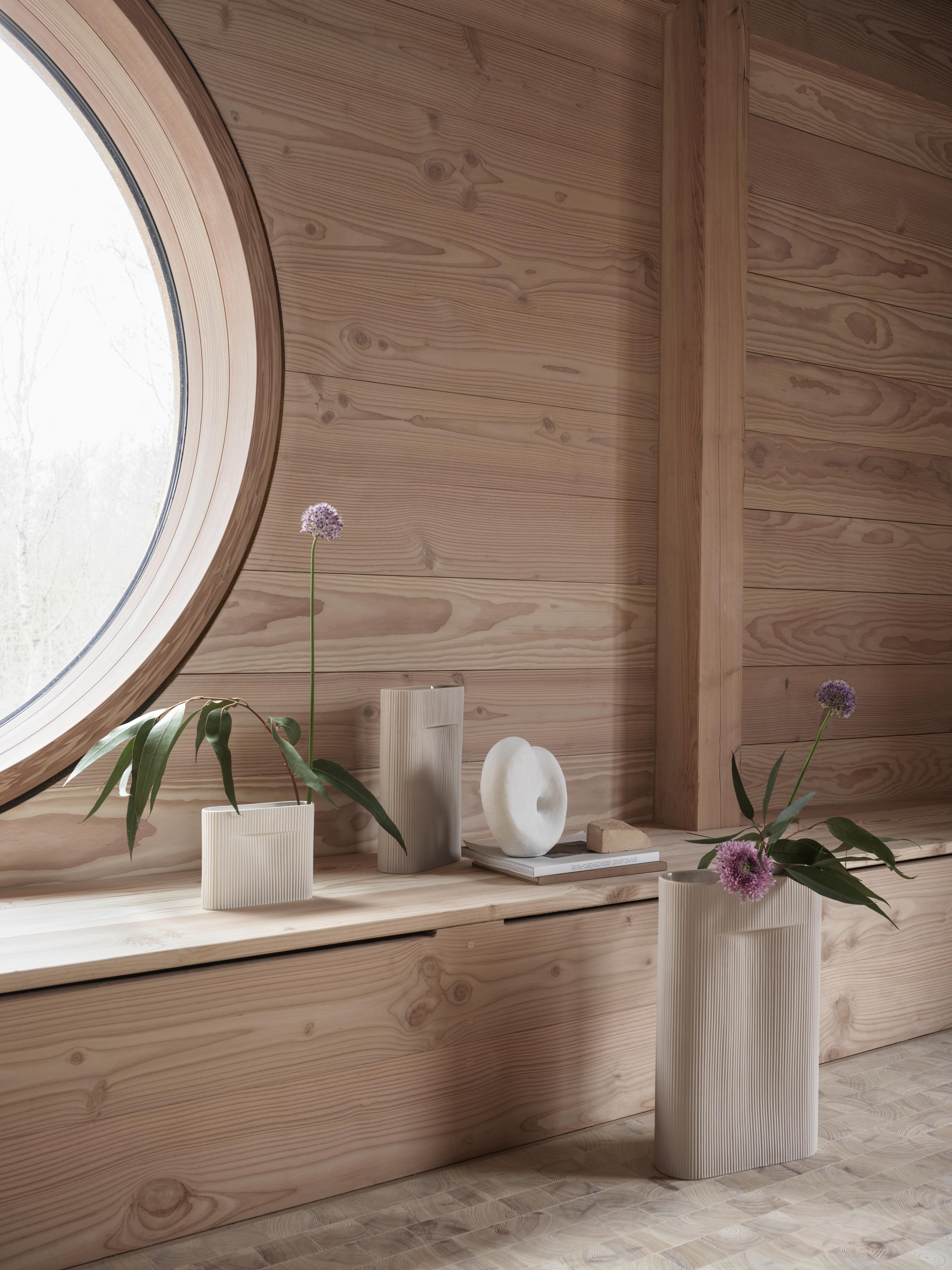 RIDGE beige ceramic vase