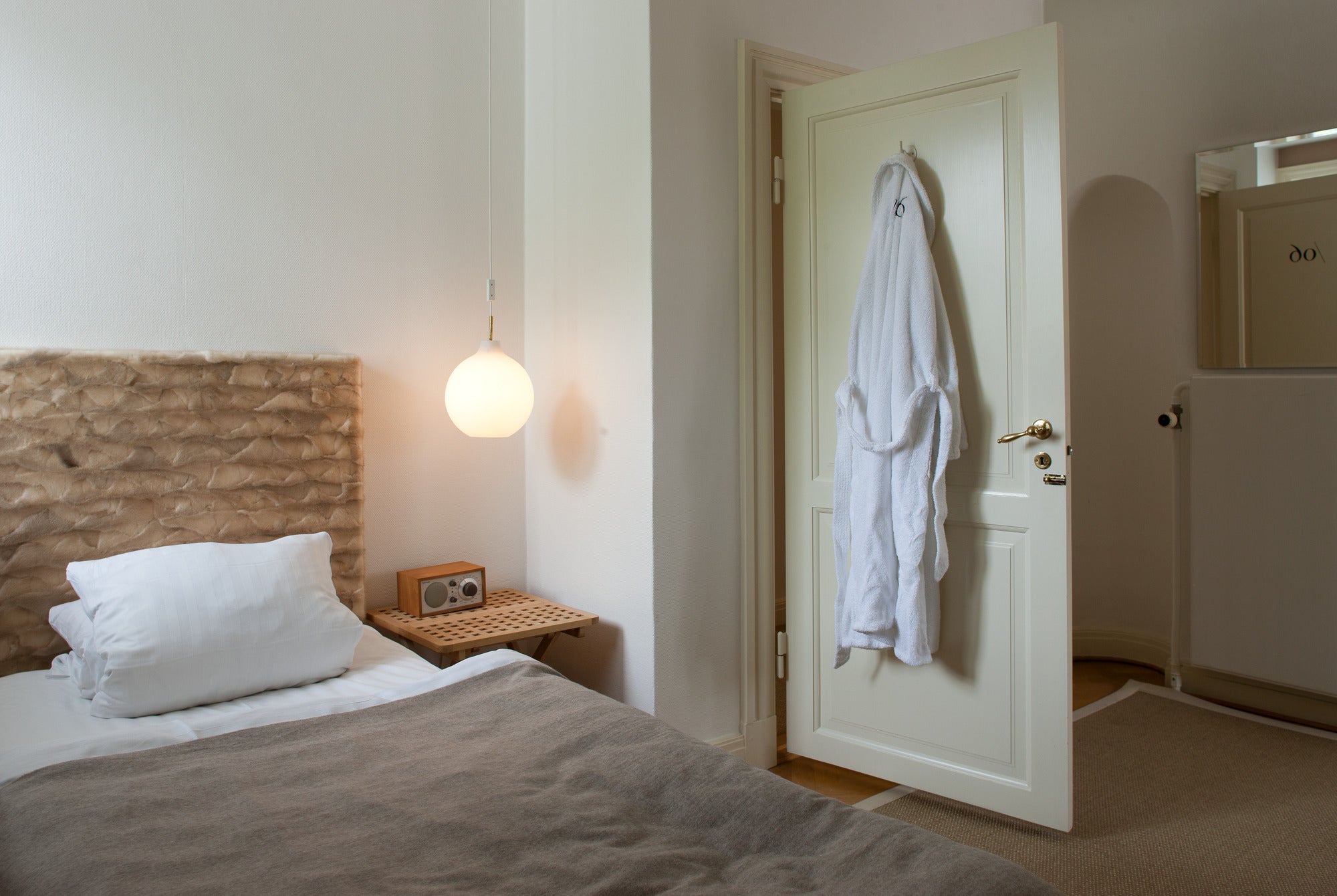 Lampa wisząca WOHLERT białe szkło