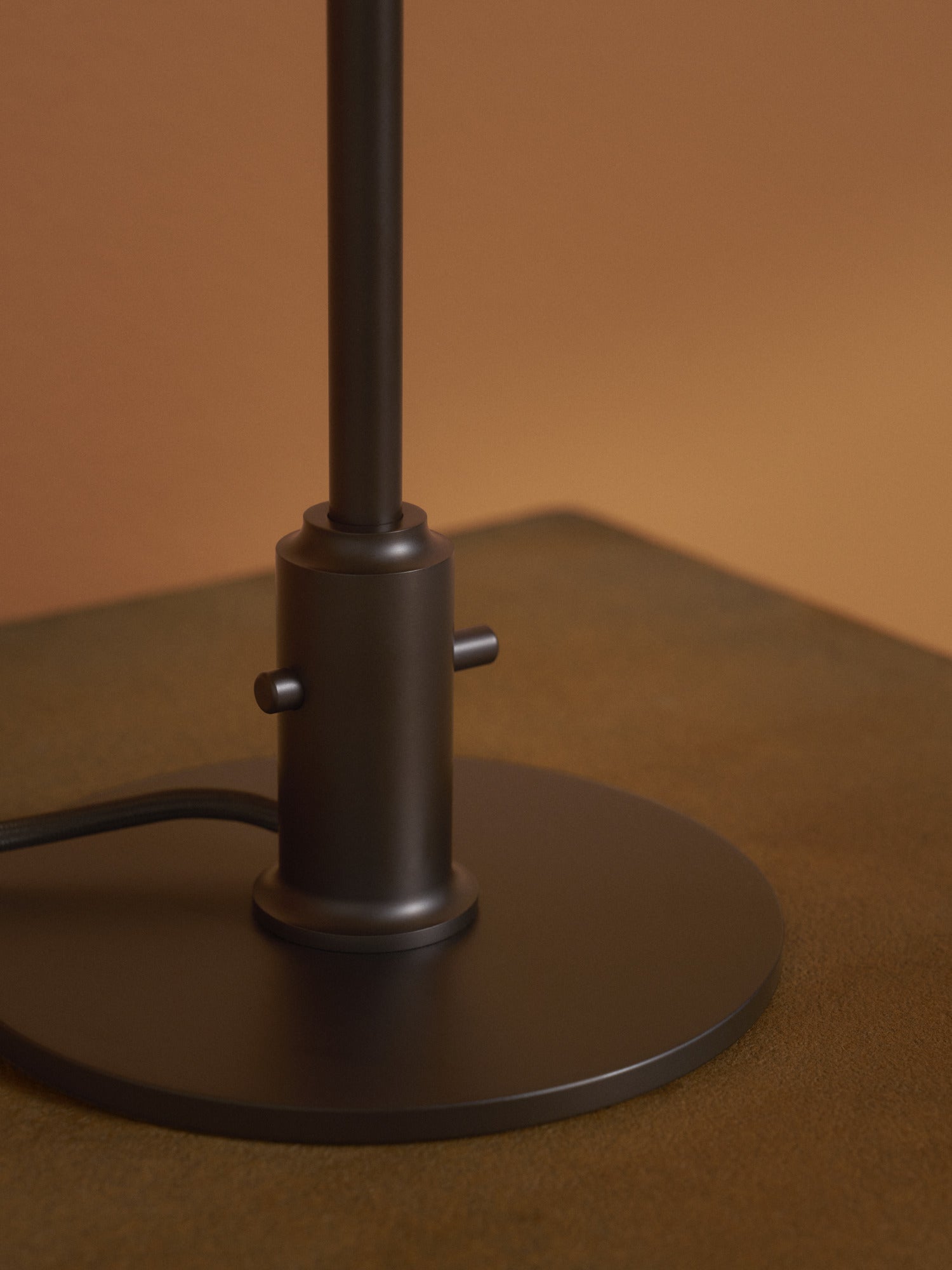 Lampa stołowa PH 3/2 - edycja stulecia biały z pomarańczowym z brązową podstawą