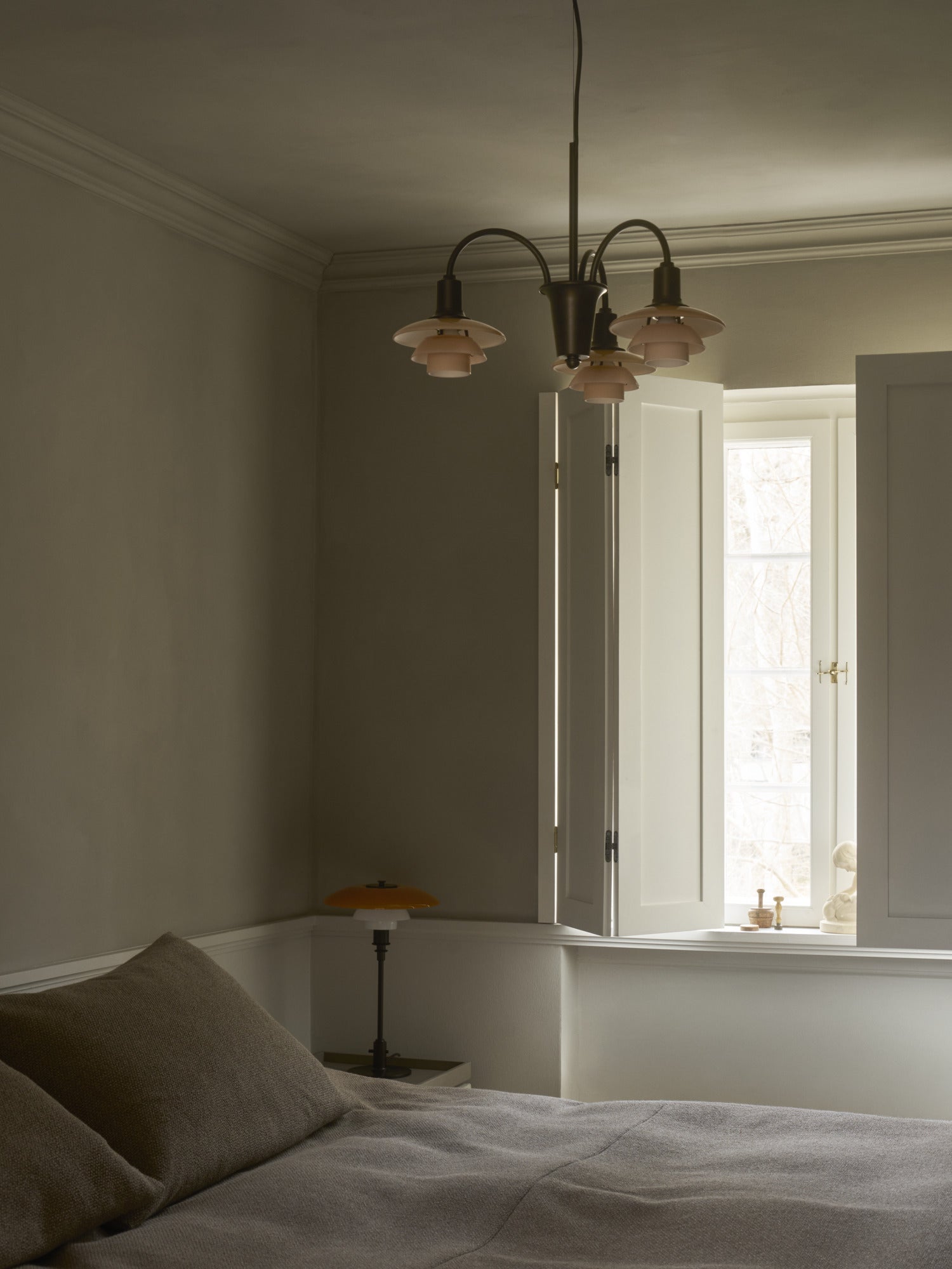 Lampa stołowa PH 3/2 - edycja stulecia biały z pomarańczowym z brązową podstawą