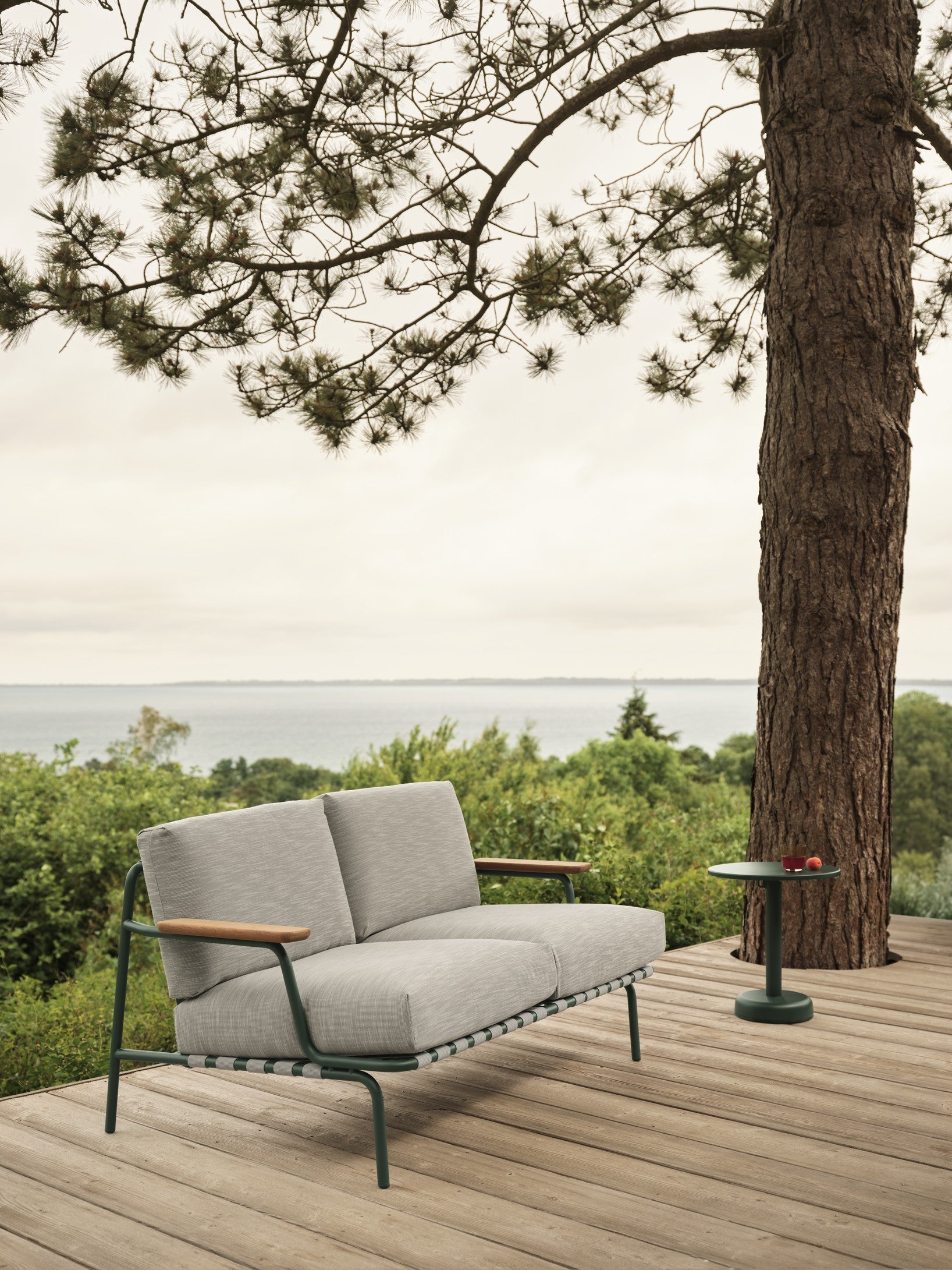 Outdoor 2-seater sofa with armrests SETTLE gray with green base [Amelia]