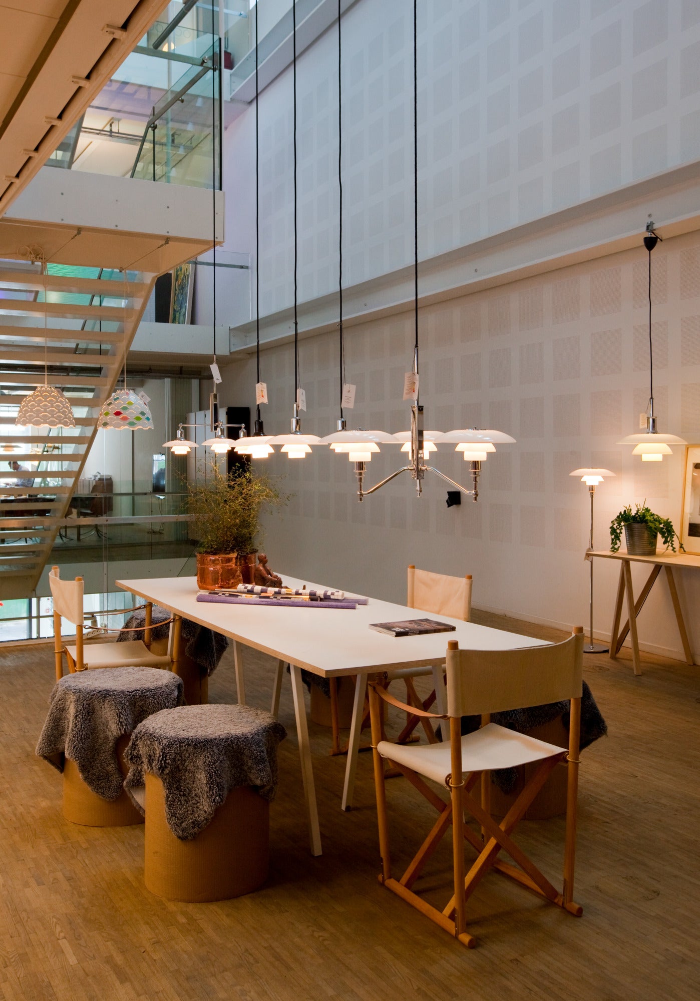 Lampa wisząca PH 3/2 ACADEMY biały z chromowanym wykończeniem