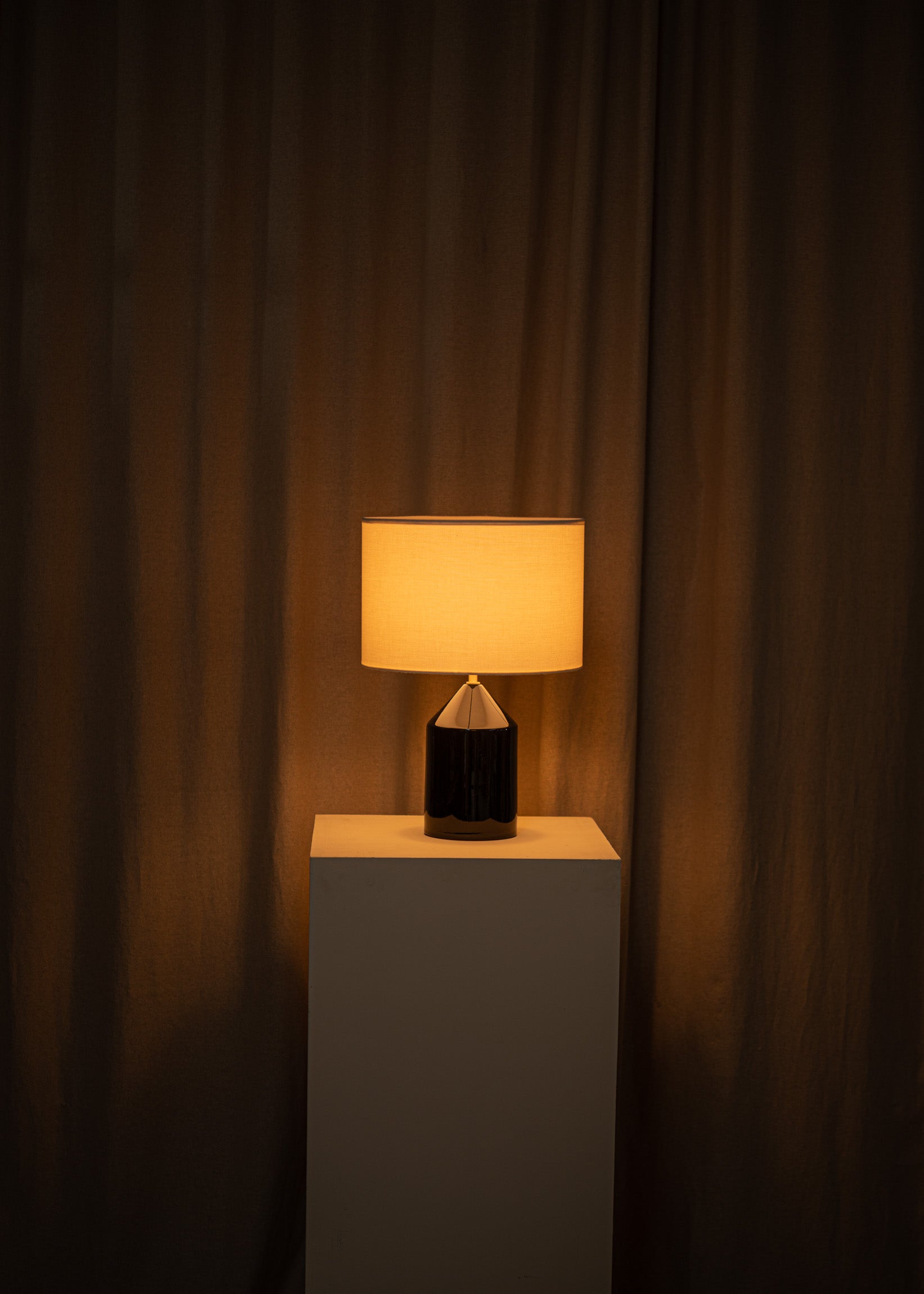 Lampa stołowa ceramiczna JOSEF czarny