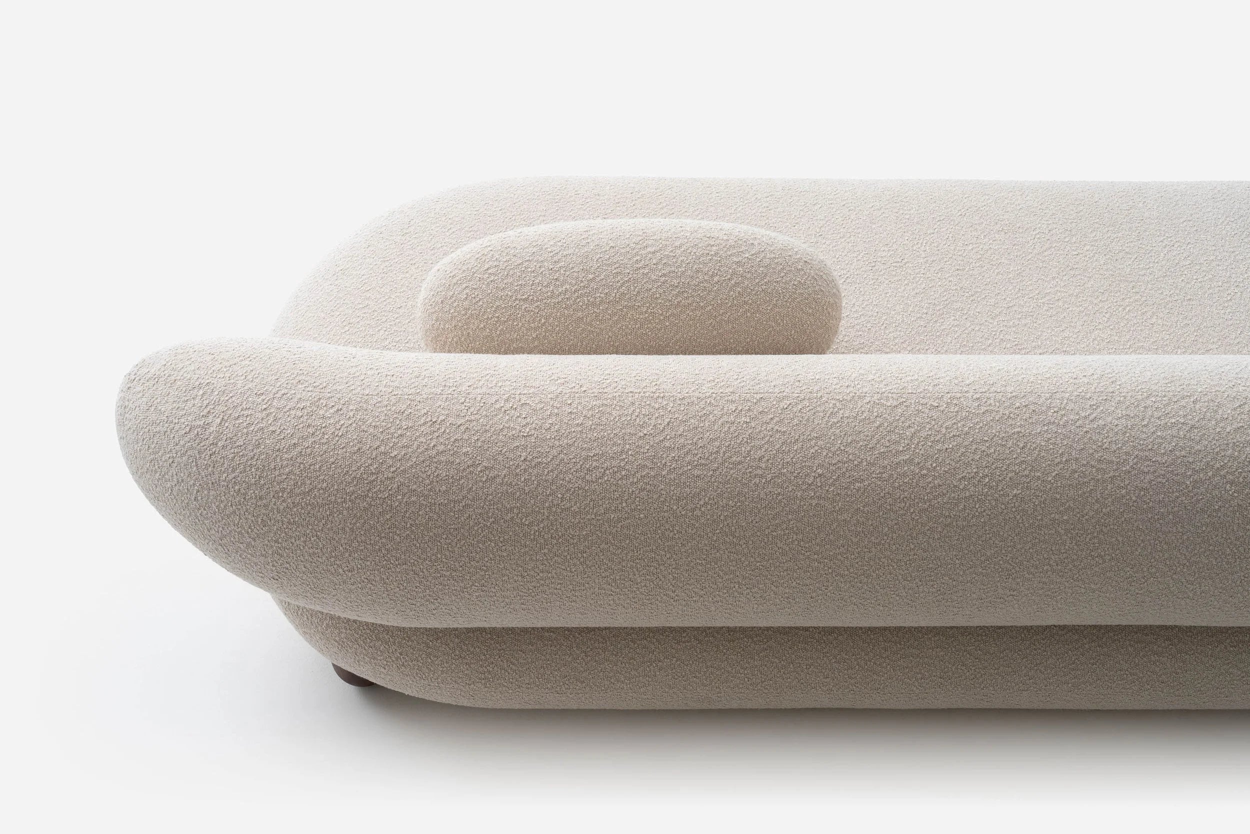 Sofa FLOCK tapicerowana z drewnianą podstawą