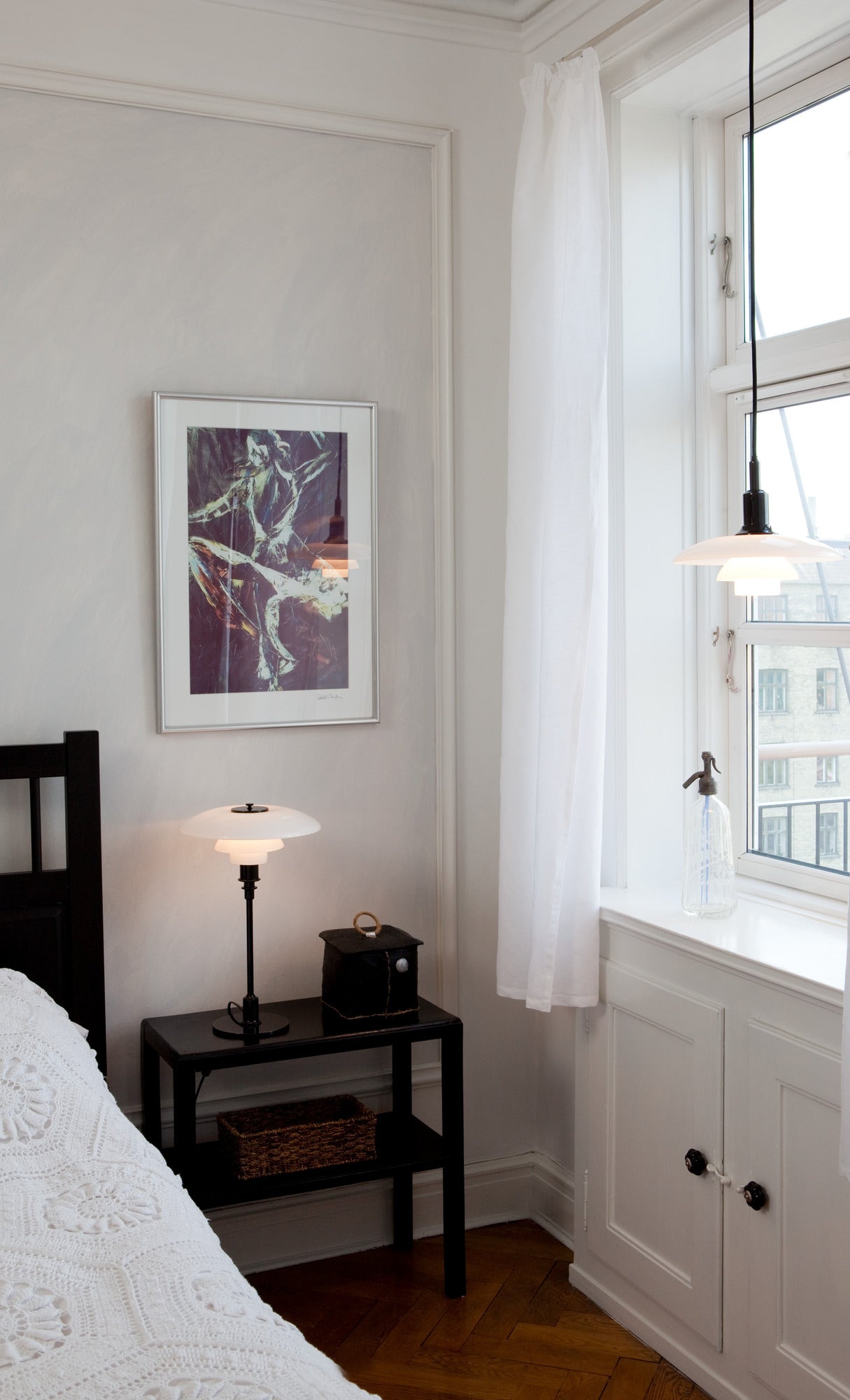 Lampa stołowa PH 3/2 biały z czarną podstawą