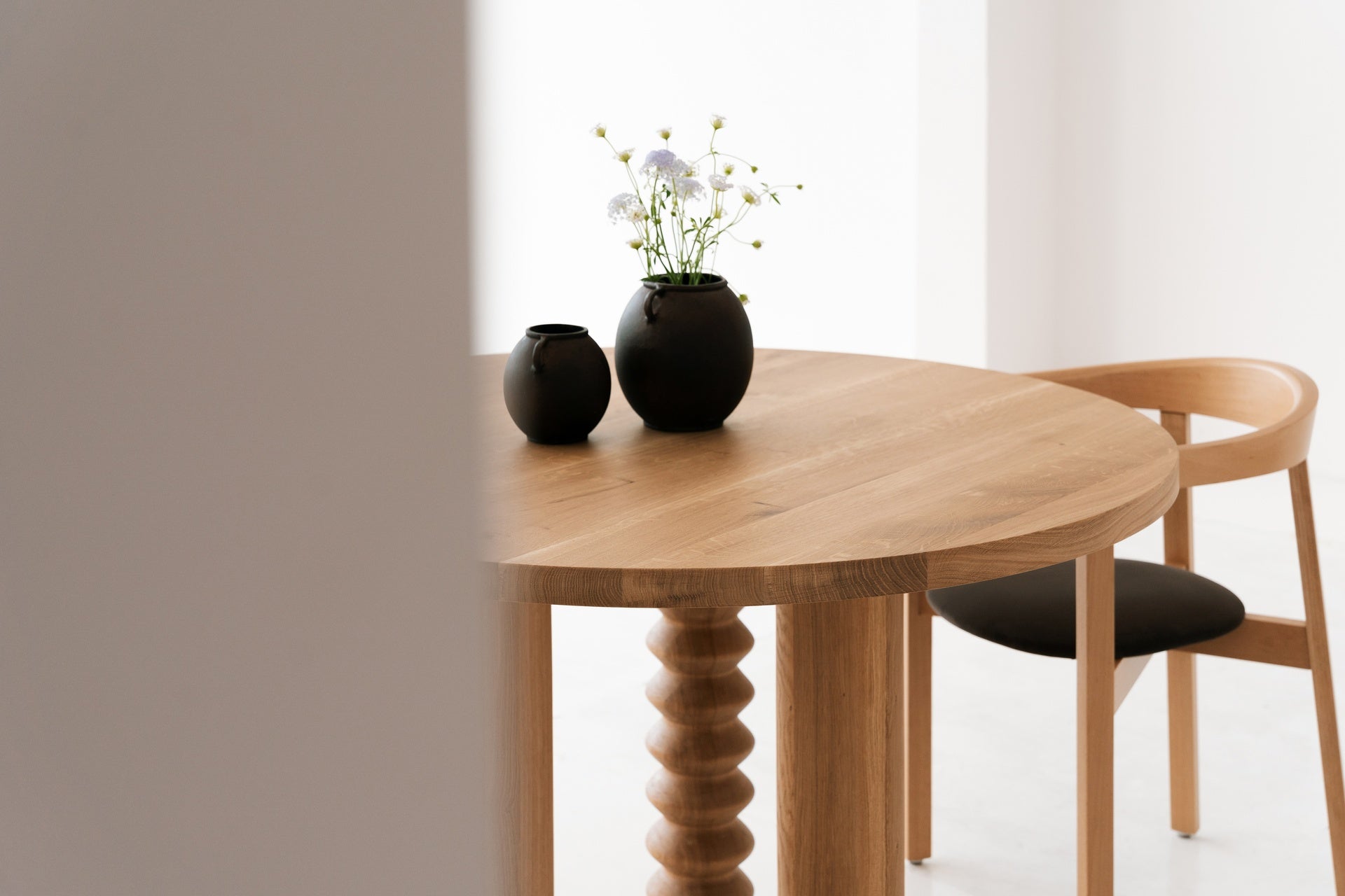 Round Table SOL Oak Wood