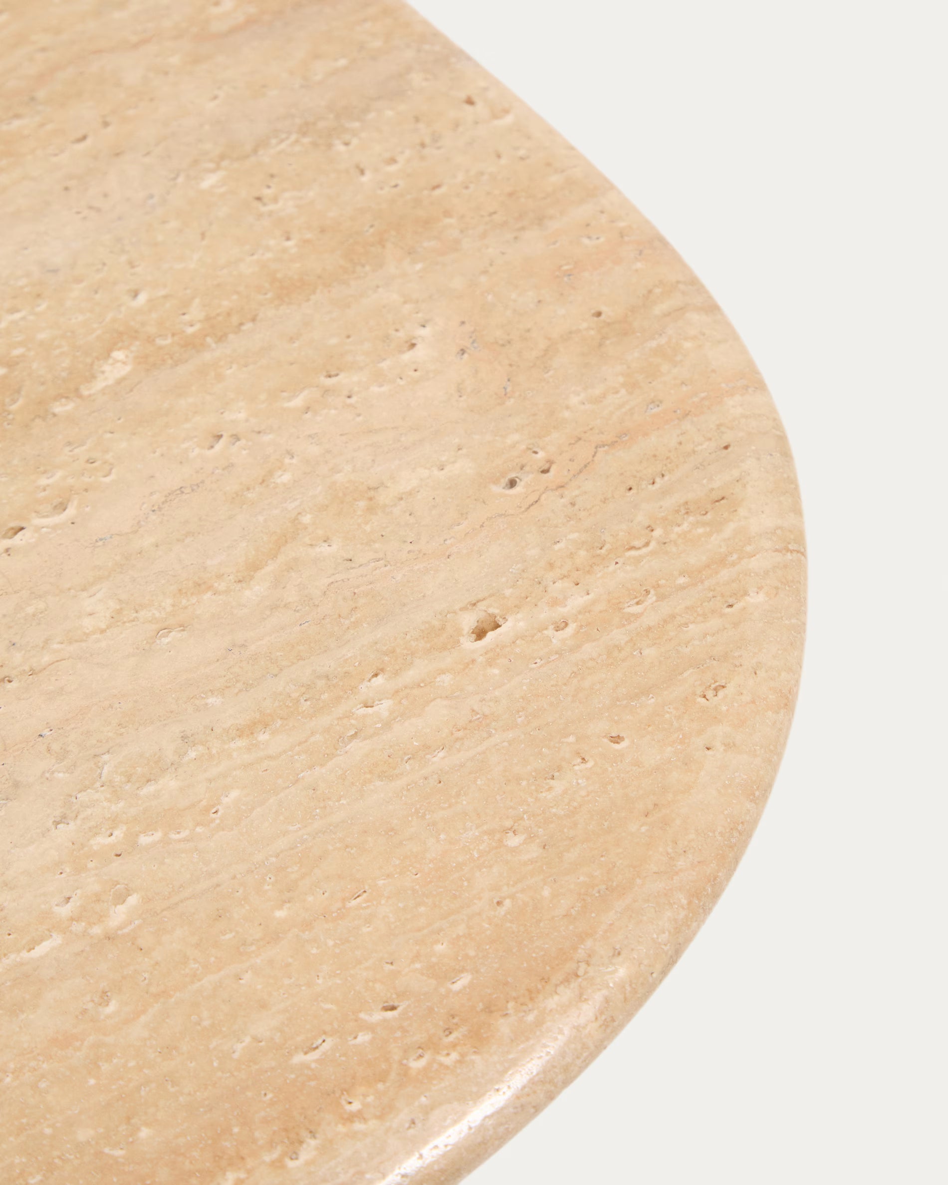 Kaffeetisch PIRITA aus Travertin mit dunklem Holzgestell