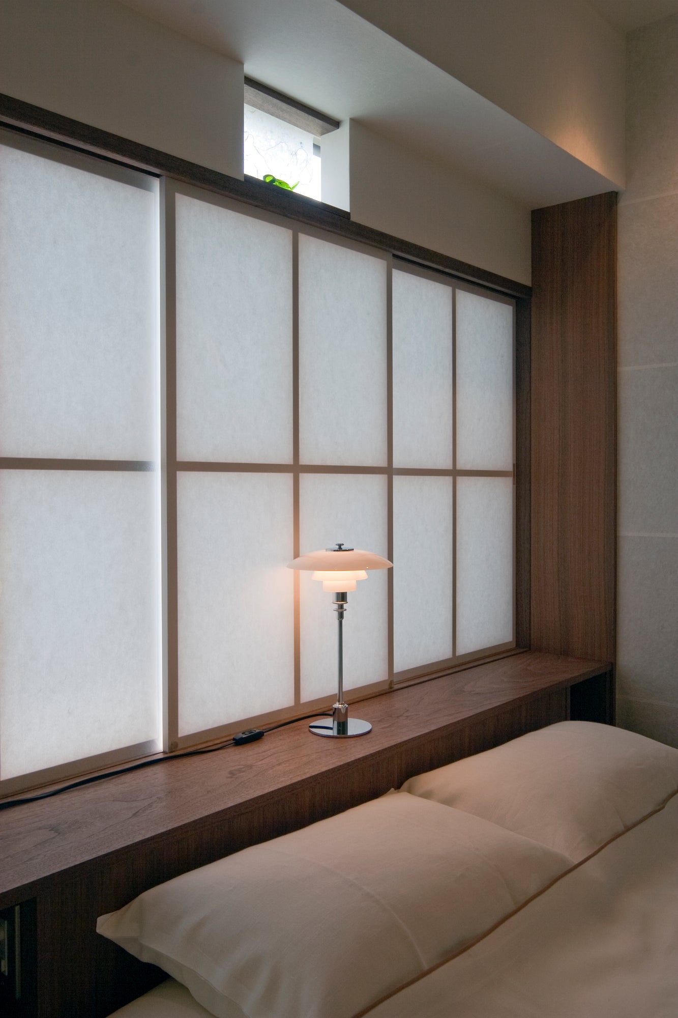 Lampa stołowa PH 2/1 biały z chromowaną podstawą