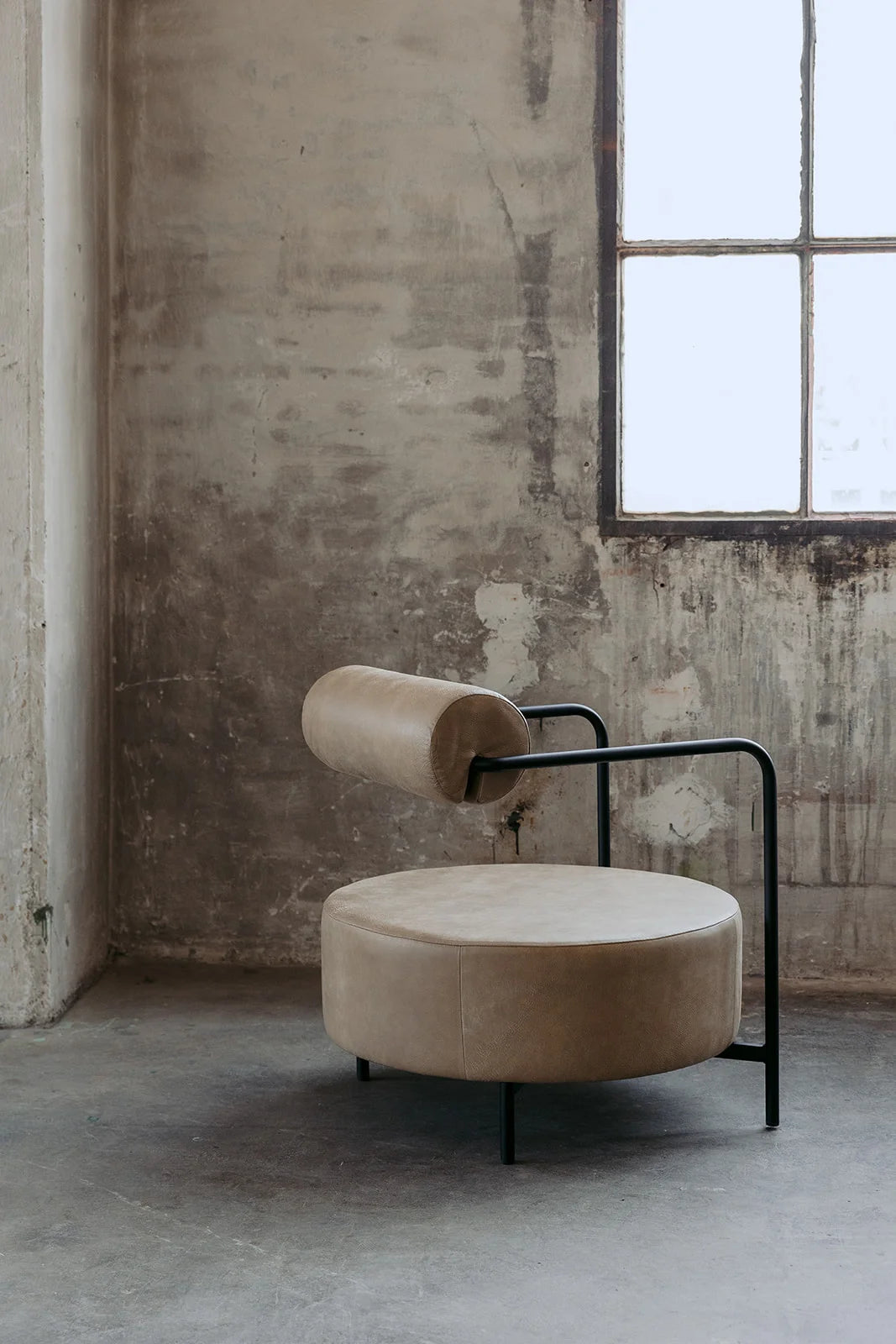 Fotel SAFFRON tapicerowany