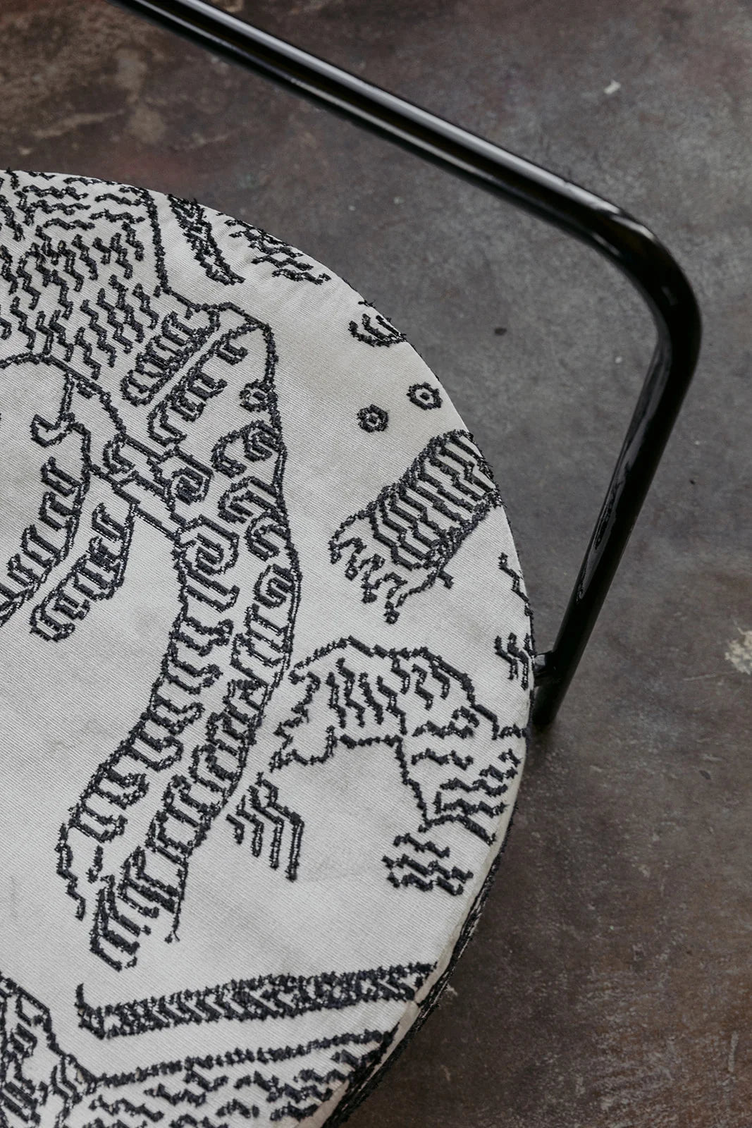 Fotel SAFFRON tapicerowany