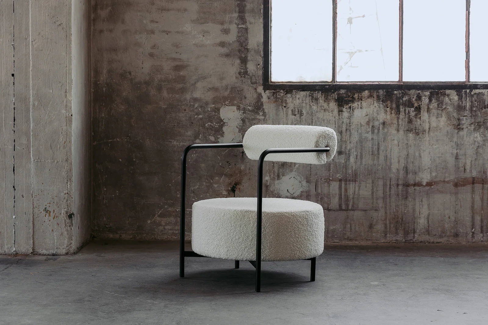 Fotel SAFFRON tapicerowany